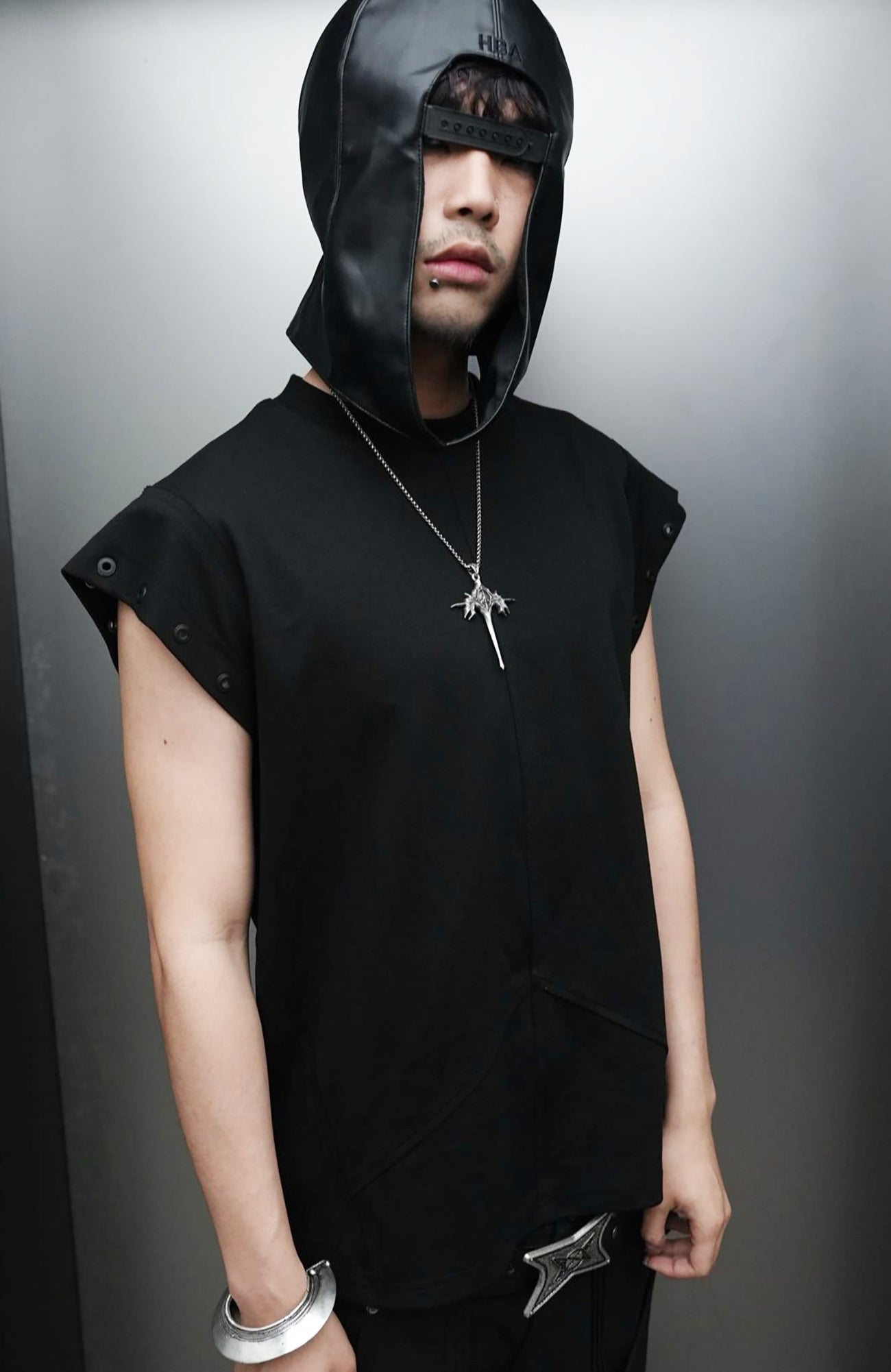 SSIN7 Thorn Cross Pendant Necklace