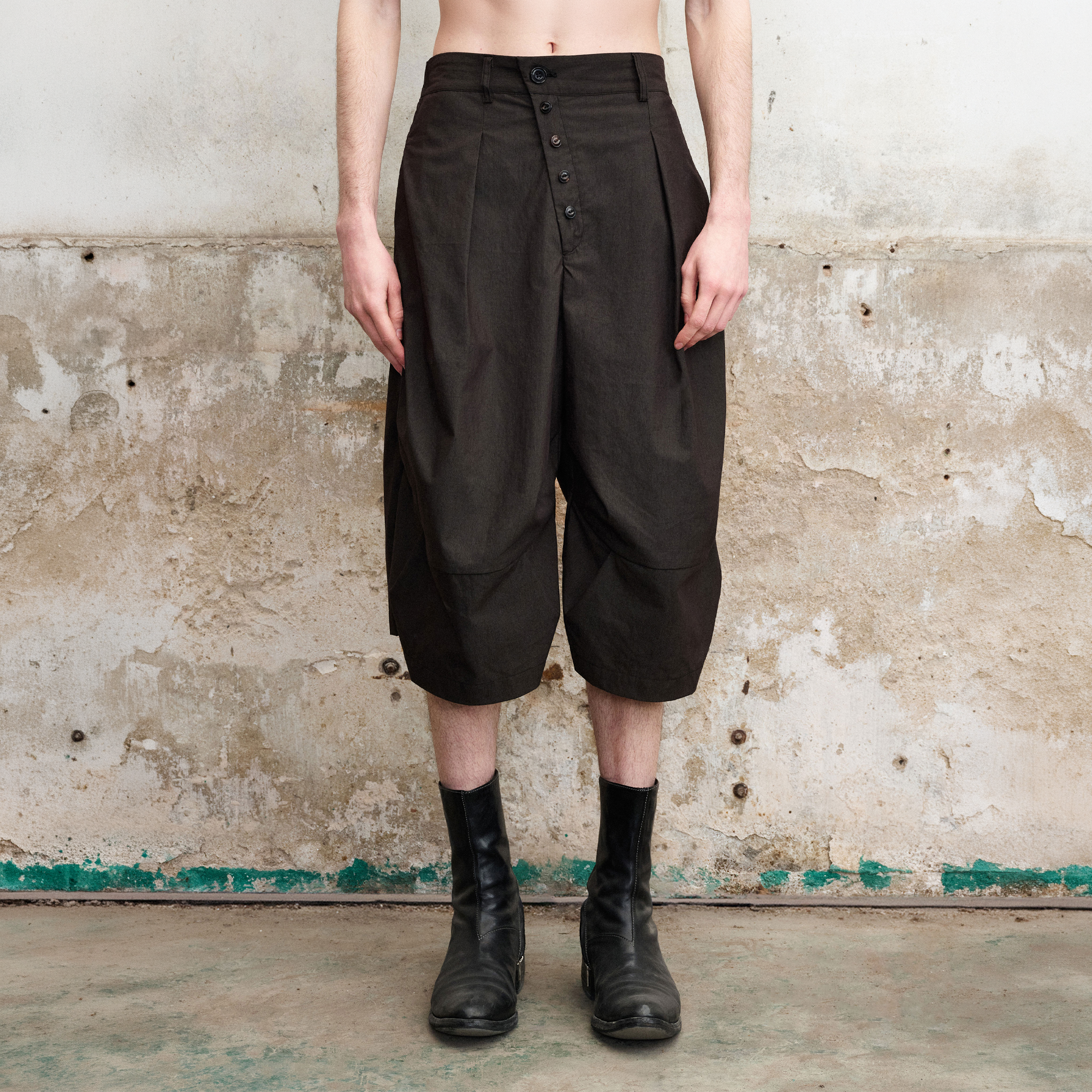 ILNya Nieternite Nifutur Pleated Button-Fly Shorts, premium urban and streetwear designers apparel on PROJECTISR.com, ILNya Nieternite Nifutur