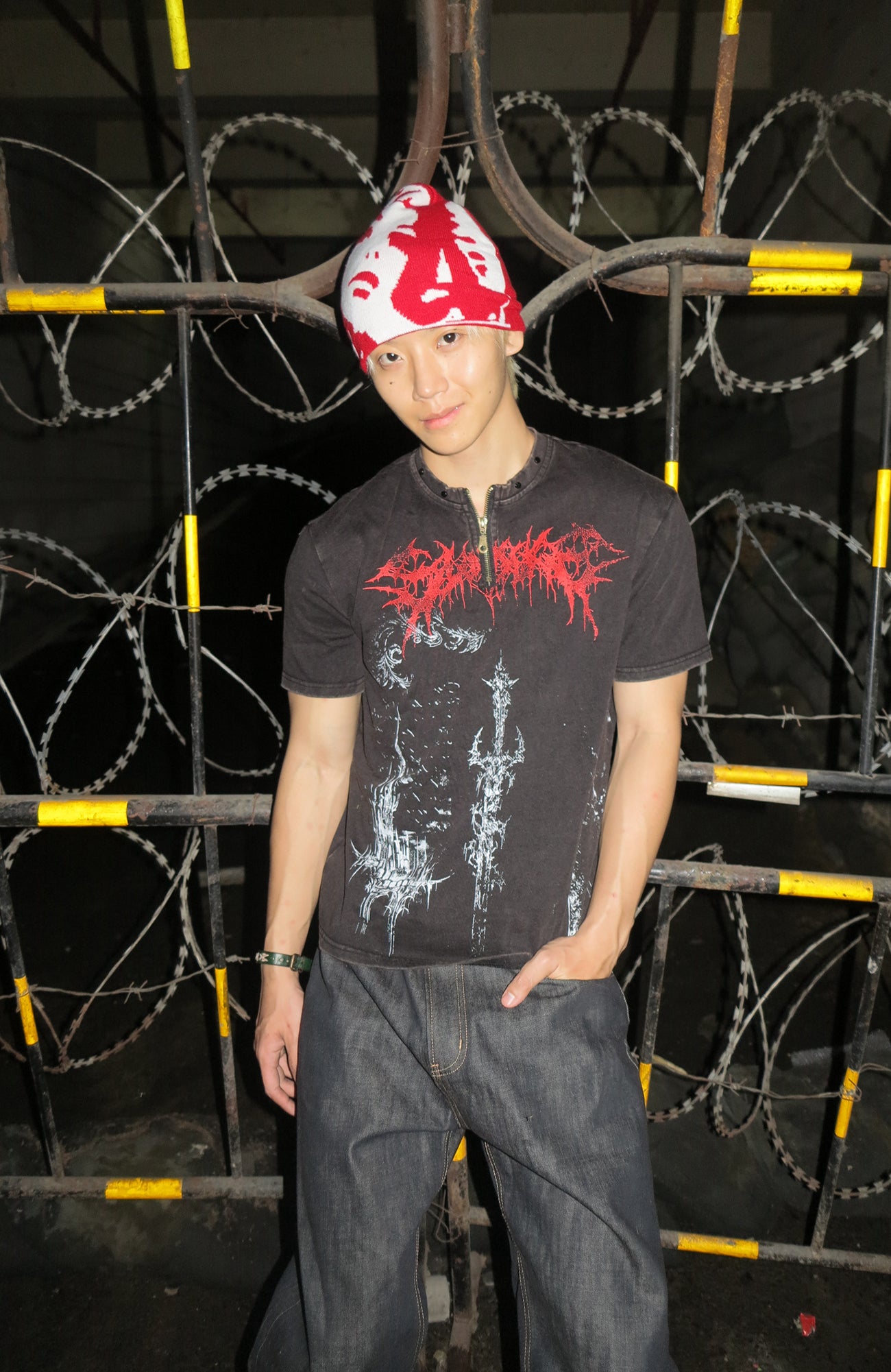 DREAM BAND Gothic Thorn Graphic Tee