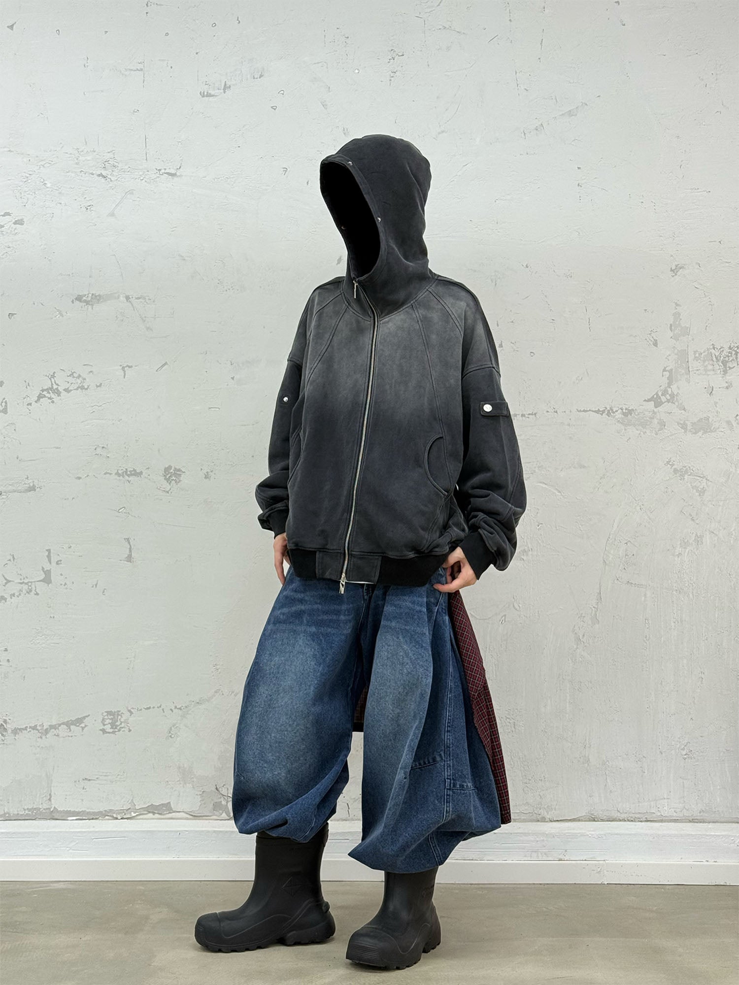 RELABEL Gradient Washed Panel Hooded Jacket Black