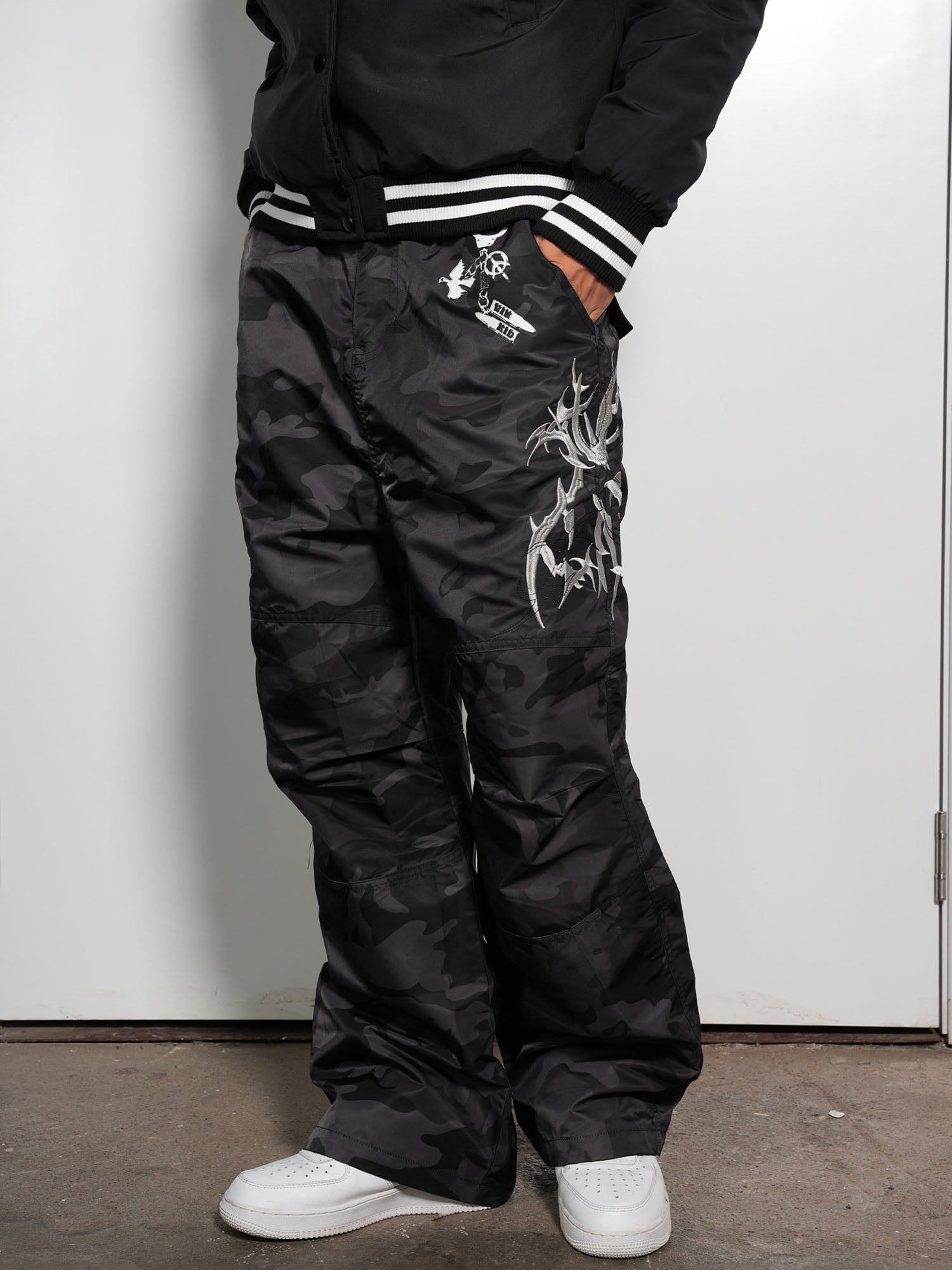 VINKID Thorn Embroidered Camo Straight-Leg Pants