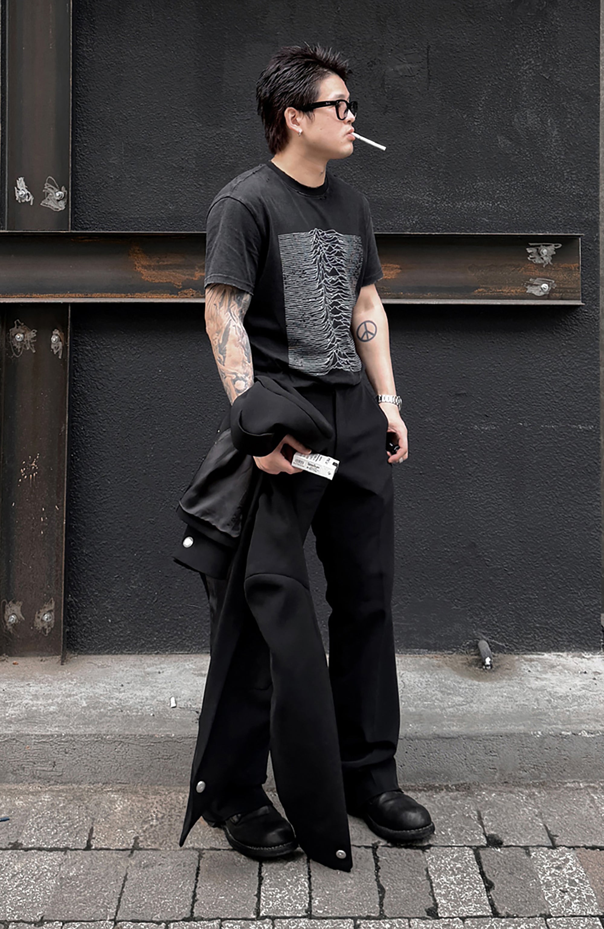 UNDERWATER Pulse Graphic Washed Tee