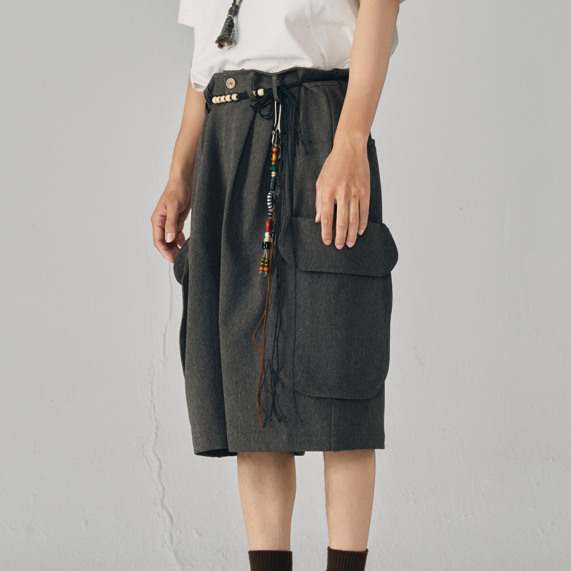 GONGHE REPUB Retro Pleated Multi-Pocket Shorts, premium urban and streetwear designers apparel on PROJECTISR.com, GONGHE REPUB