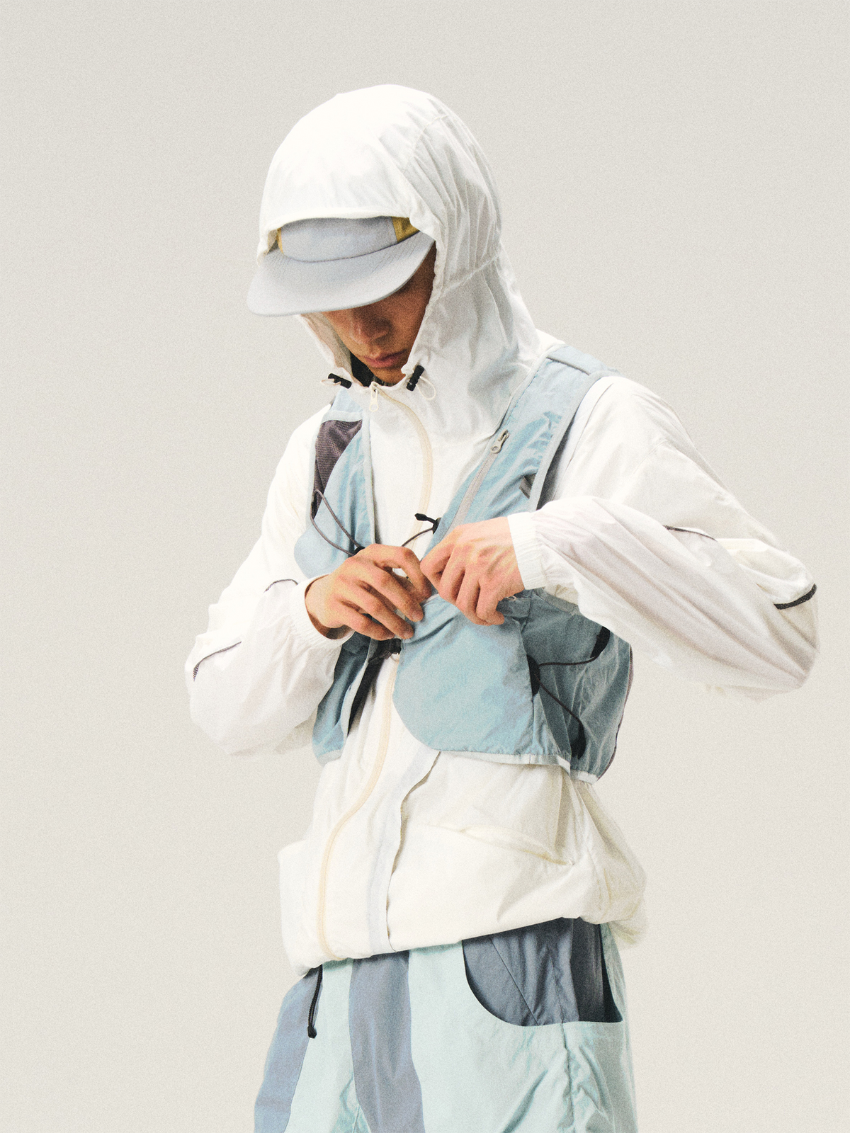 HALCYON Splash-Proof Multi-Pocket Vest