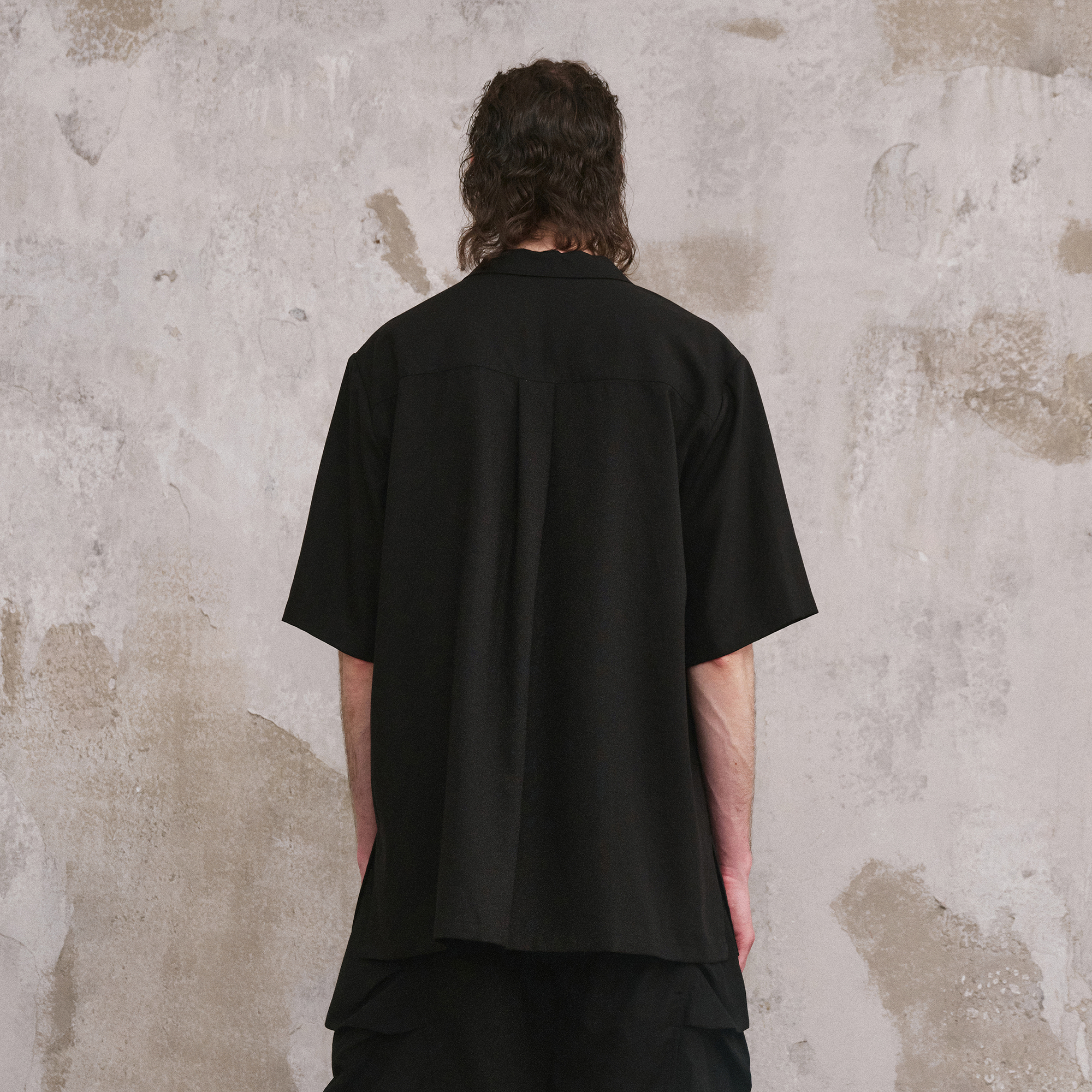 ILNya Nieternite Nifutur Tonal Graphic Cupro Half Shirt