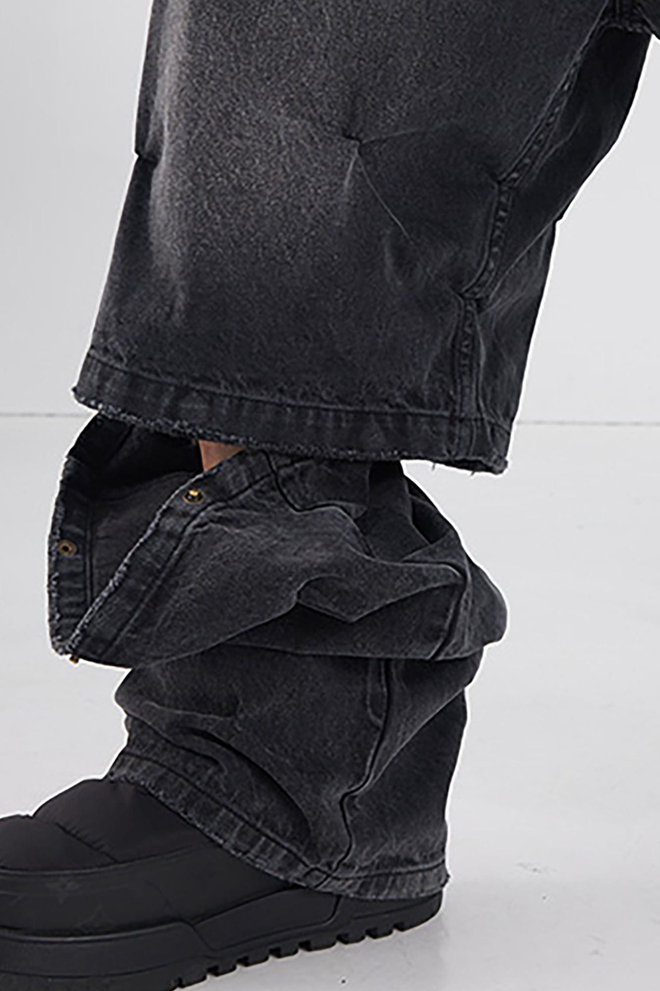 BLACK8MOB Distressed Crinkled Detachable Baggy Jeans