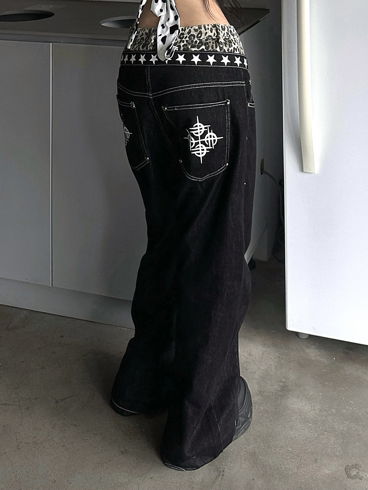 DETW Leopard Double-Waistband Curved Jeans