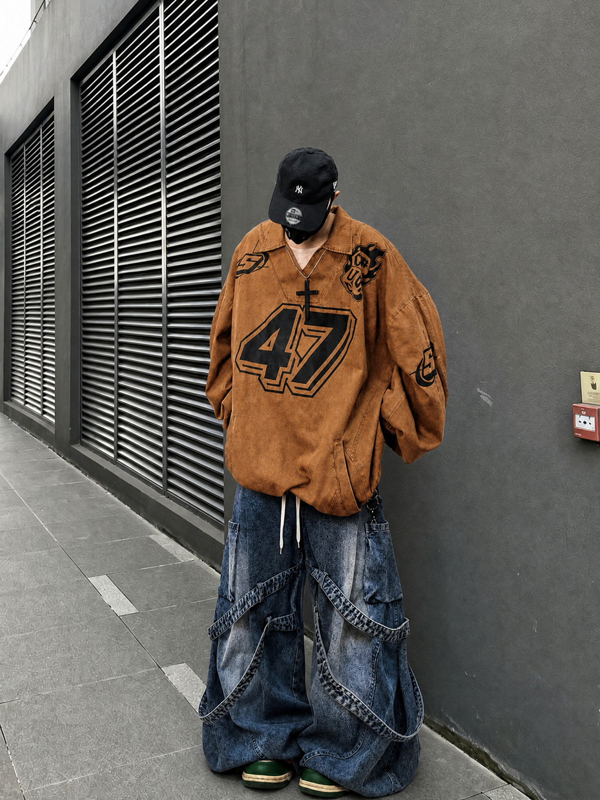 UUCSCC Washed Distressed Oversized V-Neck Sweatshirt