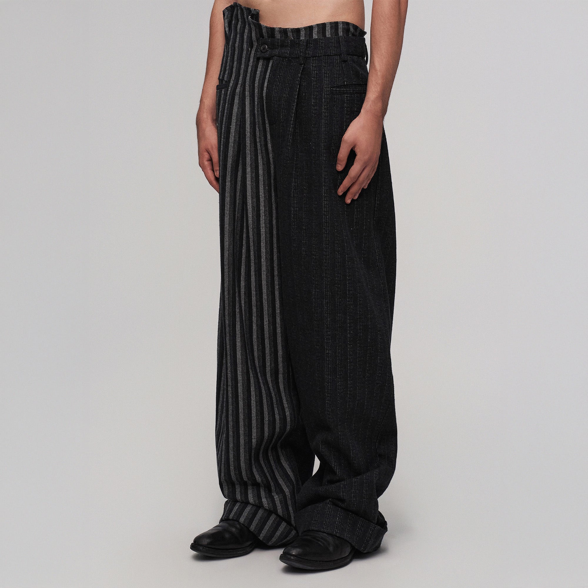 ILNya Nieternite Nifutur Asym Pinstripe Waistband Panel Wide-Leg Trousers