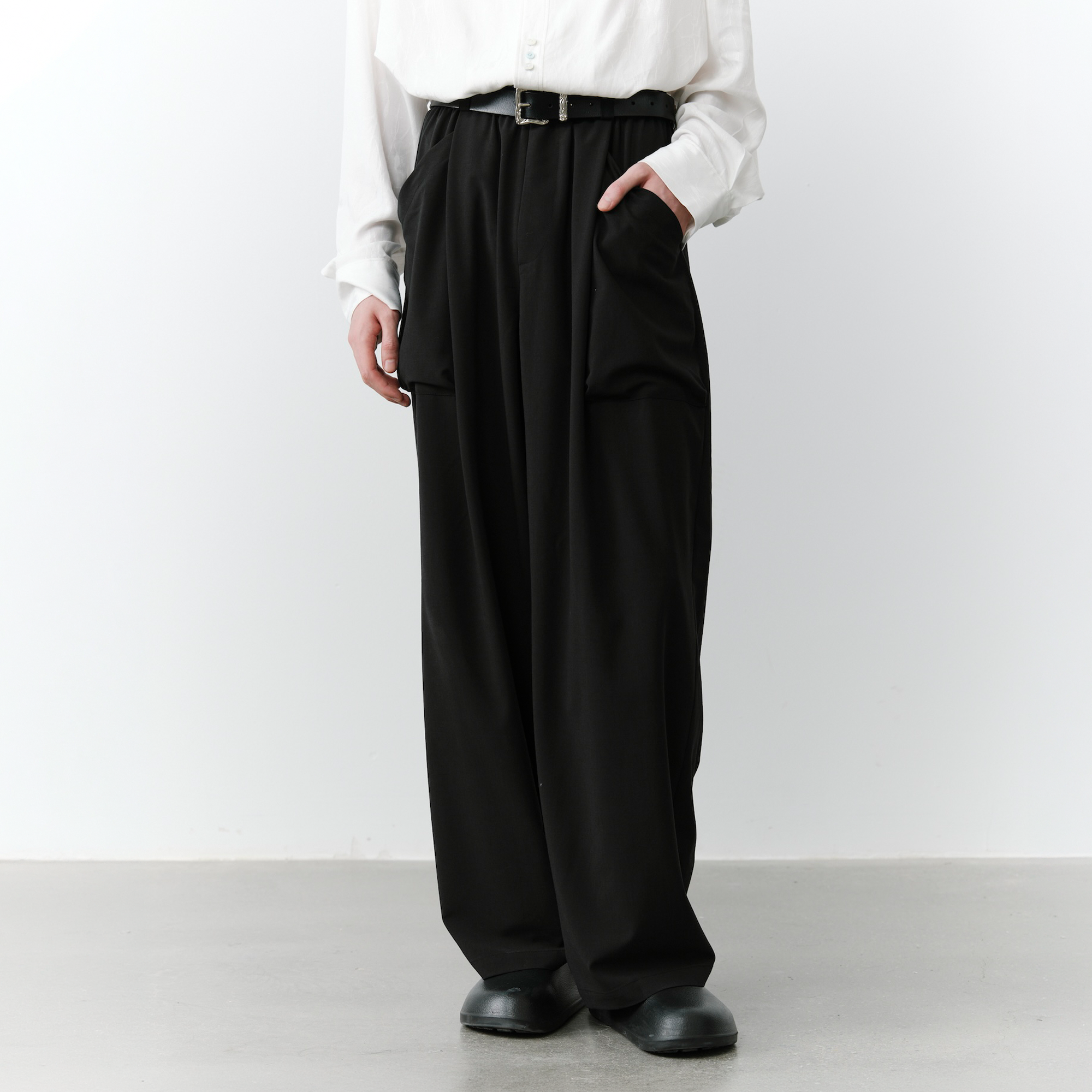 GRAINMUSTARD Retro Patch Pocket Pleated High-Waist Trousers, premium urban and streetwear designers apparel on PROJECTISR.com, GRAINMUSTARD