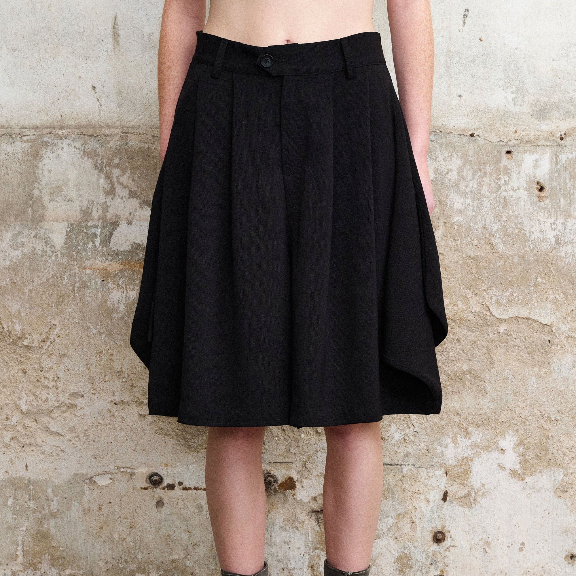 ILNya Nieternite Nifutur Draped Balloon Pleat Shorts, premium urban and streetwear designers apparel on PROJECTISR.com, ILNya Nieternite Nifutur