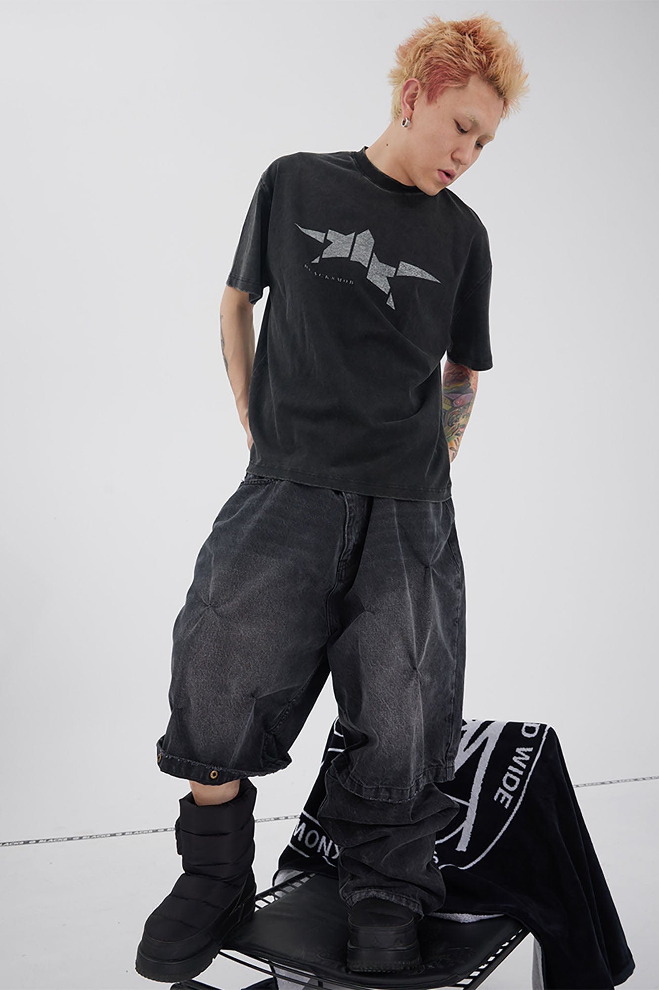 BLACK8MOB Distressed Crinkled Detachable Baggy Jeans