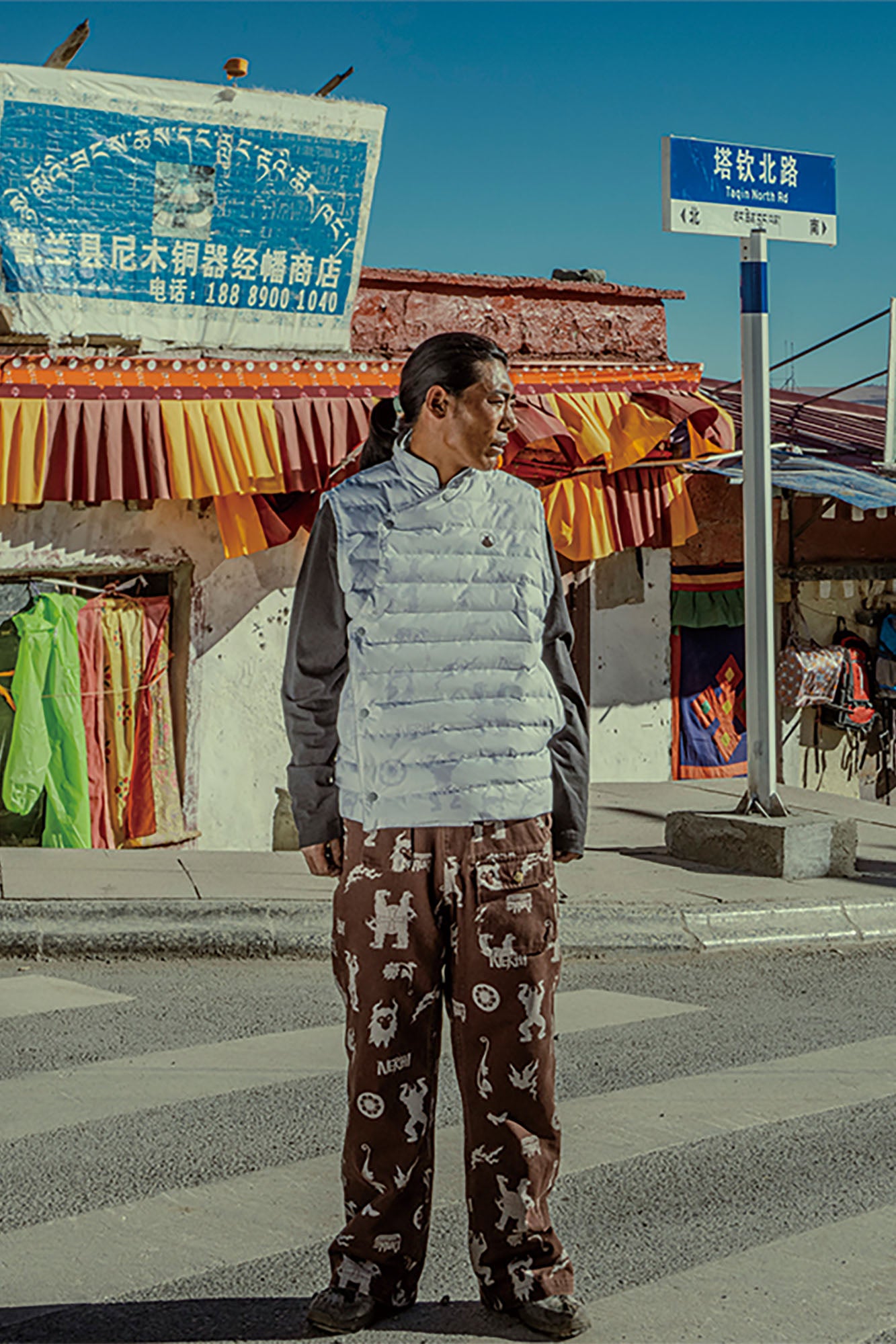 NERHI Tribal Totem Full-Print Patch-Pocket Pants