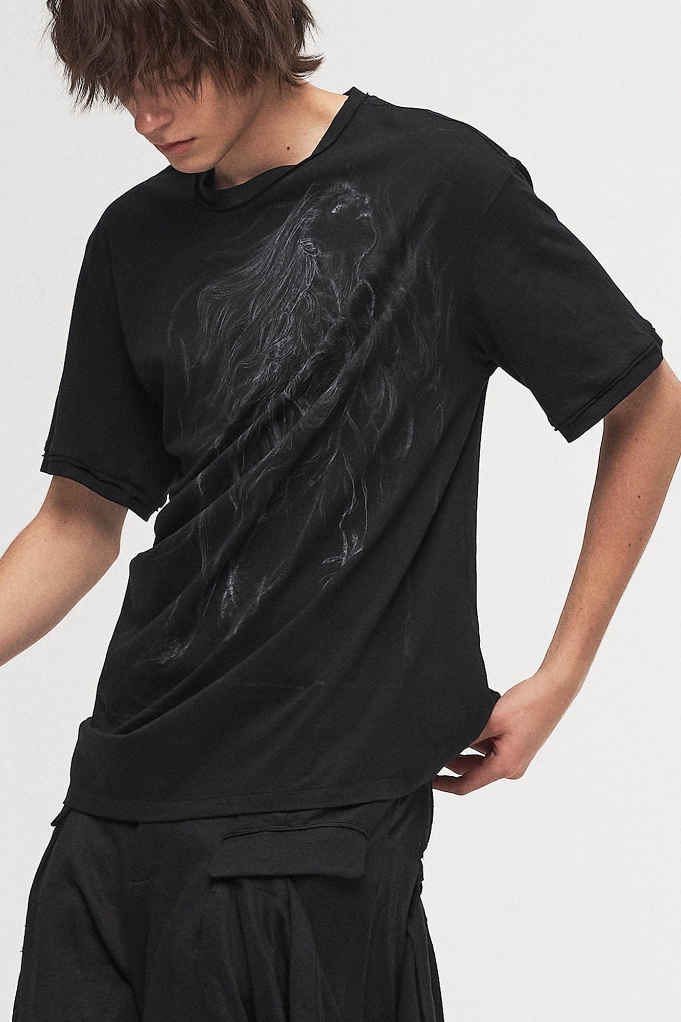ILNya Nieternite Nifutur Siren Raw-Edge T-Shirt, premium urban and streetwear designers apparel on PROJECTISR.com, ILNya Nieternite Nifutur