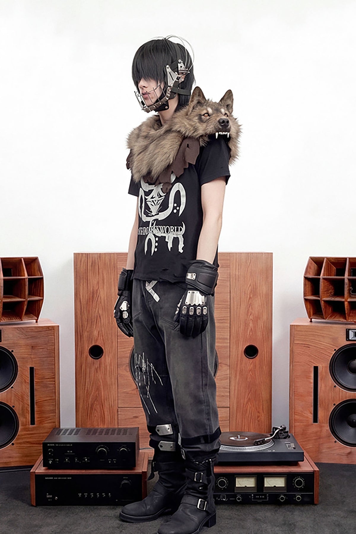 NOTHINGNESS WORLD Distressed Wormhole Graphic Boxy Tee