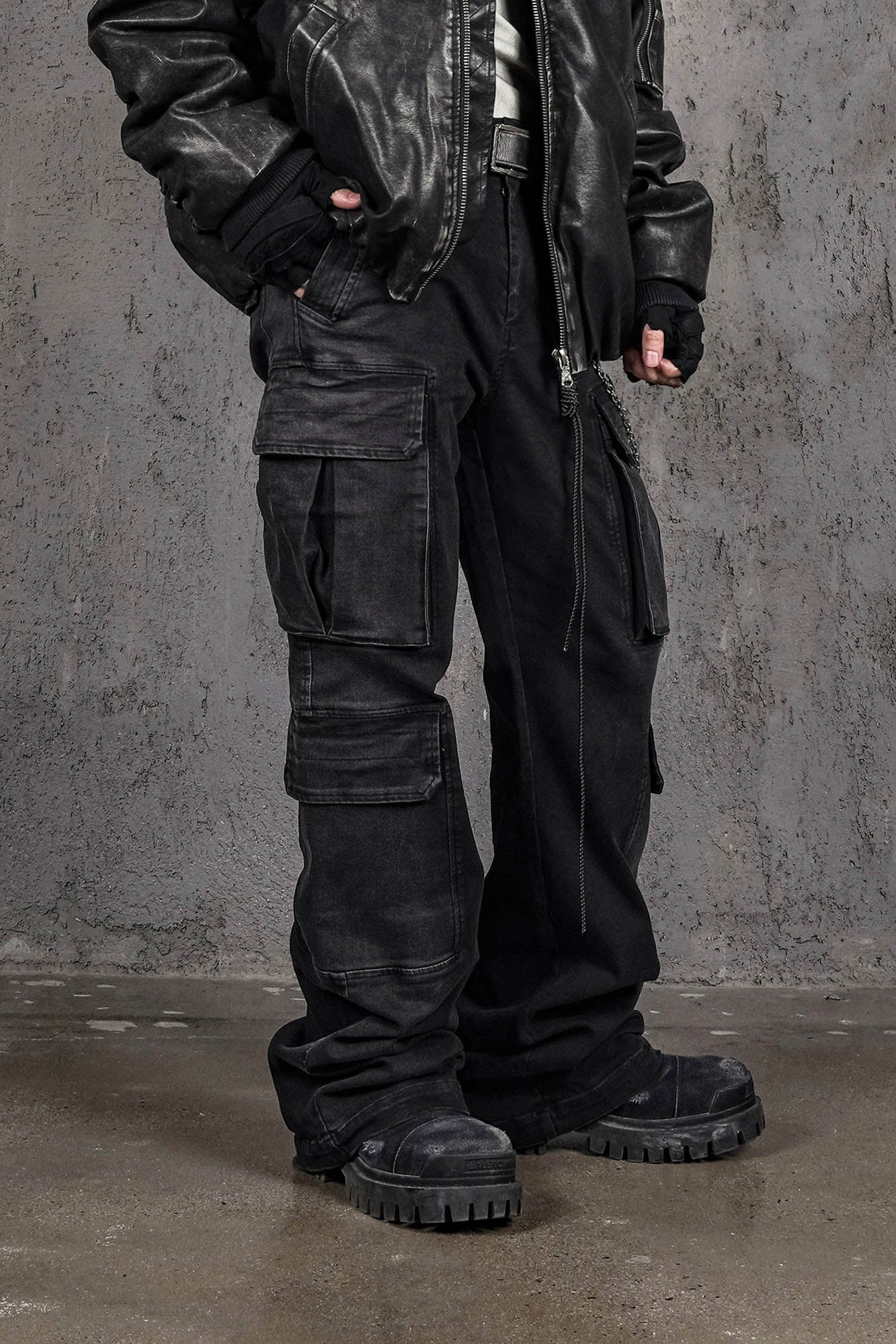 UNDERWATER Multi Pockets Gradient Jeans Black, premium urban and streetwear designers apparel on PROJECTISR.com, UNDERWATER
