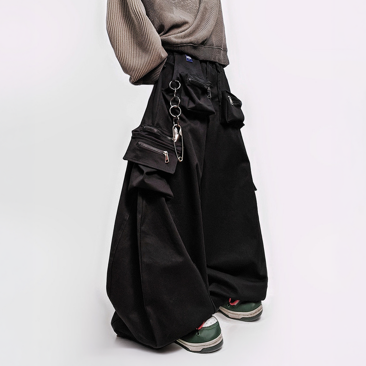 UUCSCC Curved Multi-Pocket Wide-Leg Cargo Pants