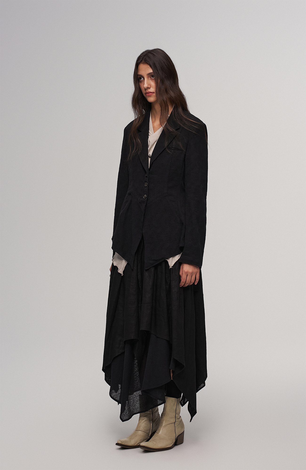 ILNya Nieternite Nifutur Asymmetric Hem Linen-Blend Blazer, premium urban and streetwear designers apparel on PROJECTISR.com, ILNya Nieternite Nifutur