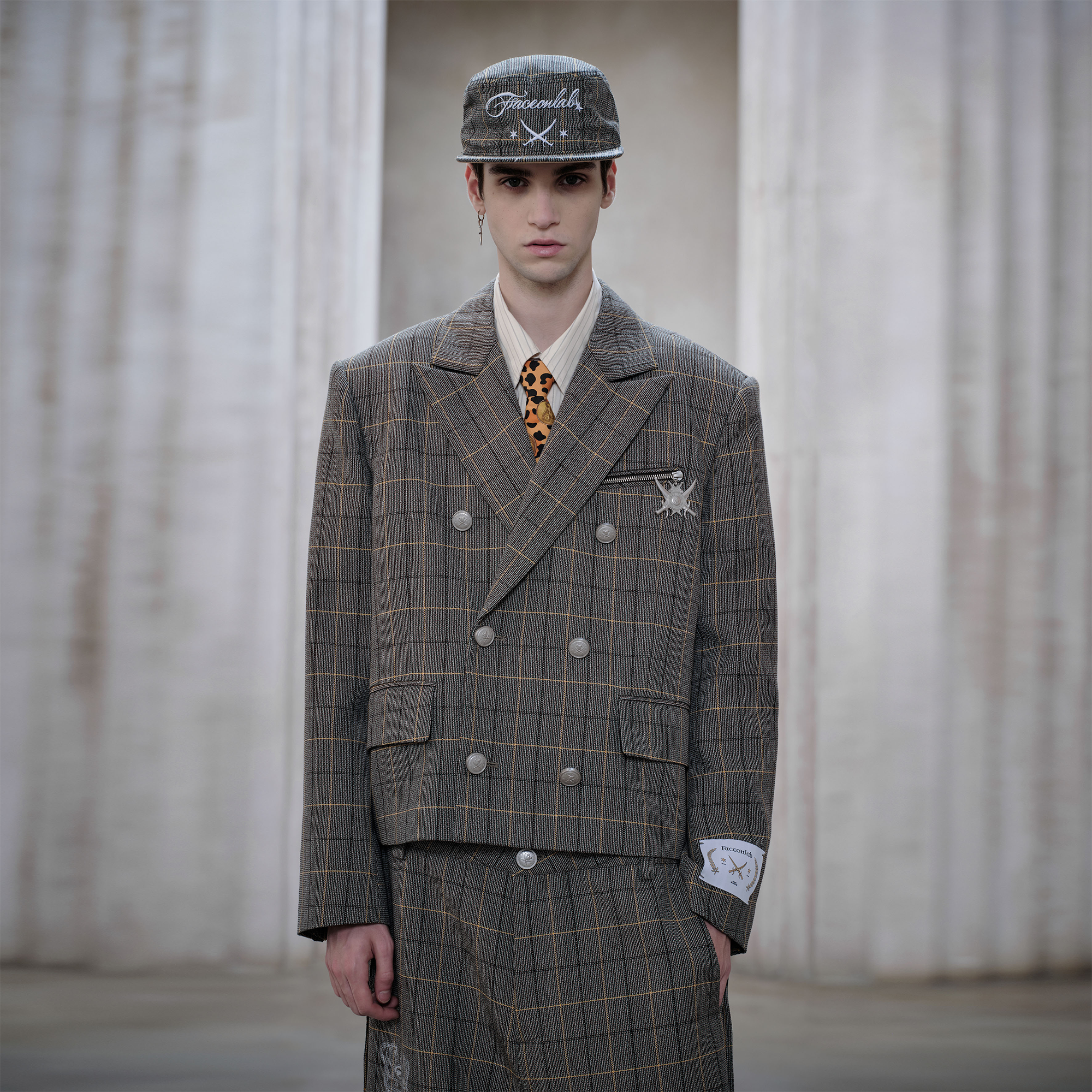 FACEONLAB Plaid Double-Breasted Blazer
