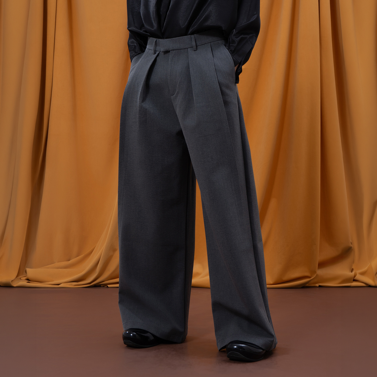 CLP Pleated Retro Wide-Leg Trousers