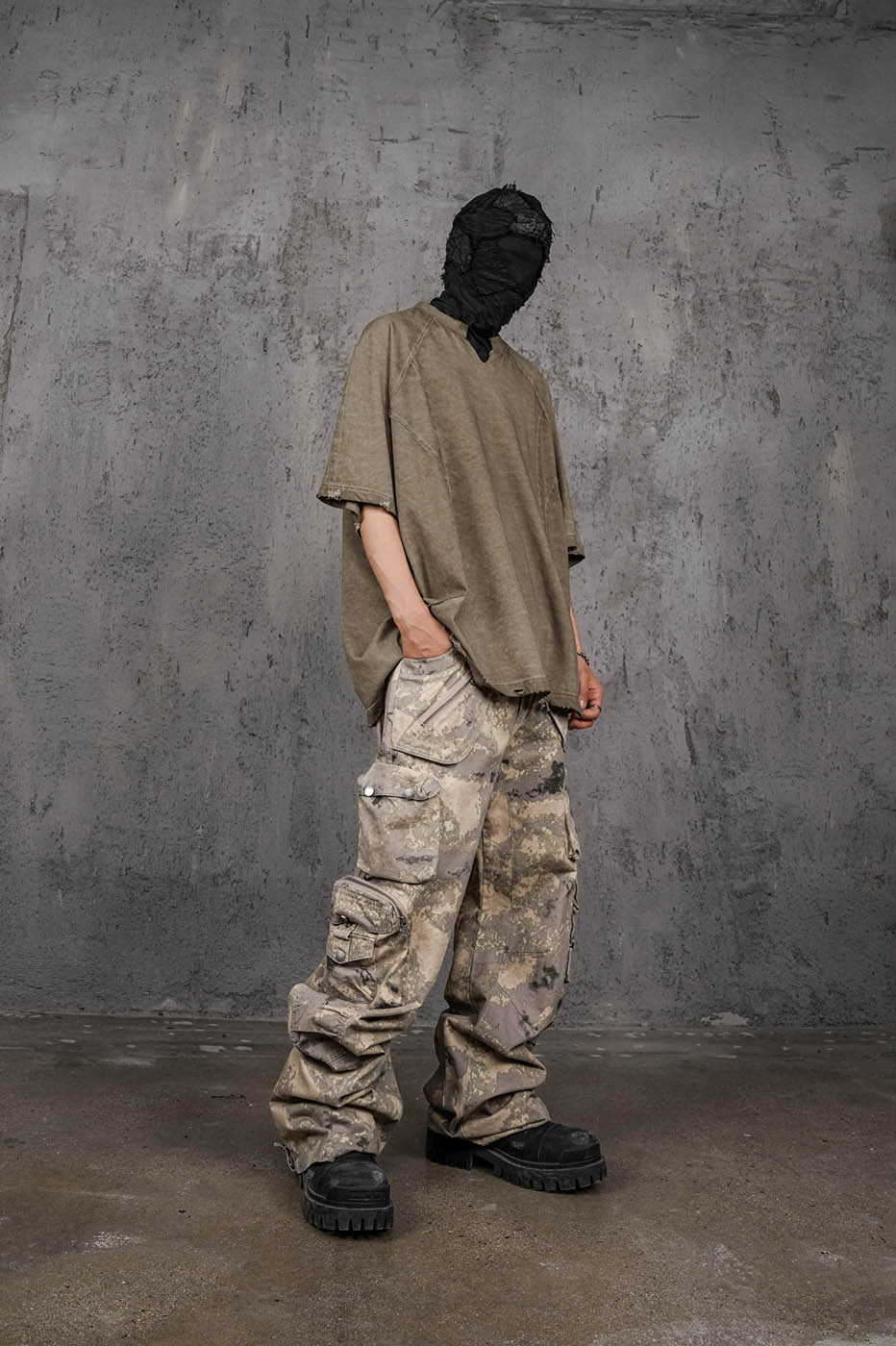 UNDERWATER Multi-Pocket Desert Cargo, premium urban and streetwear designers apparel on PROJECTISR.com, UNDERWATER