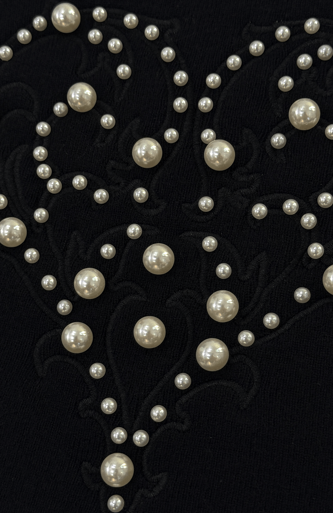 TECNINEGROUP Pearl Heart Embroidered Knit Beanie