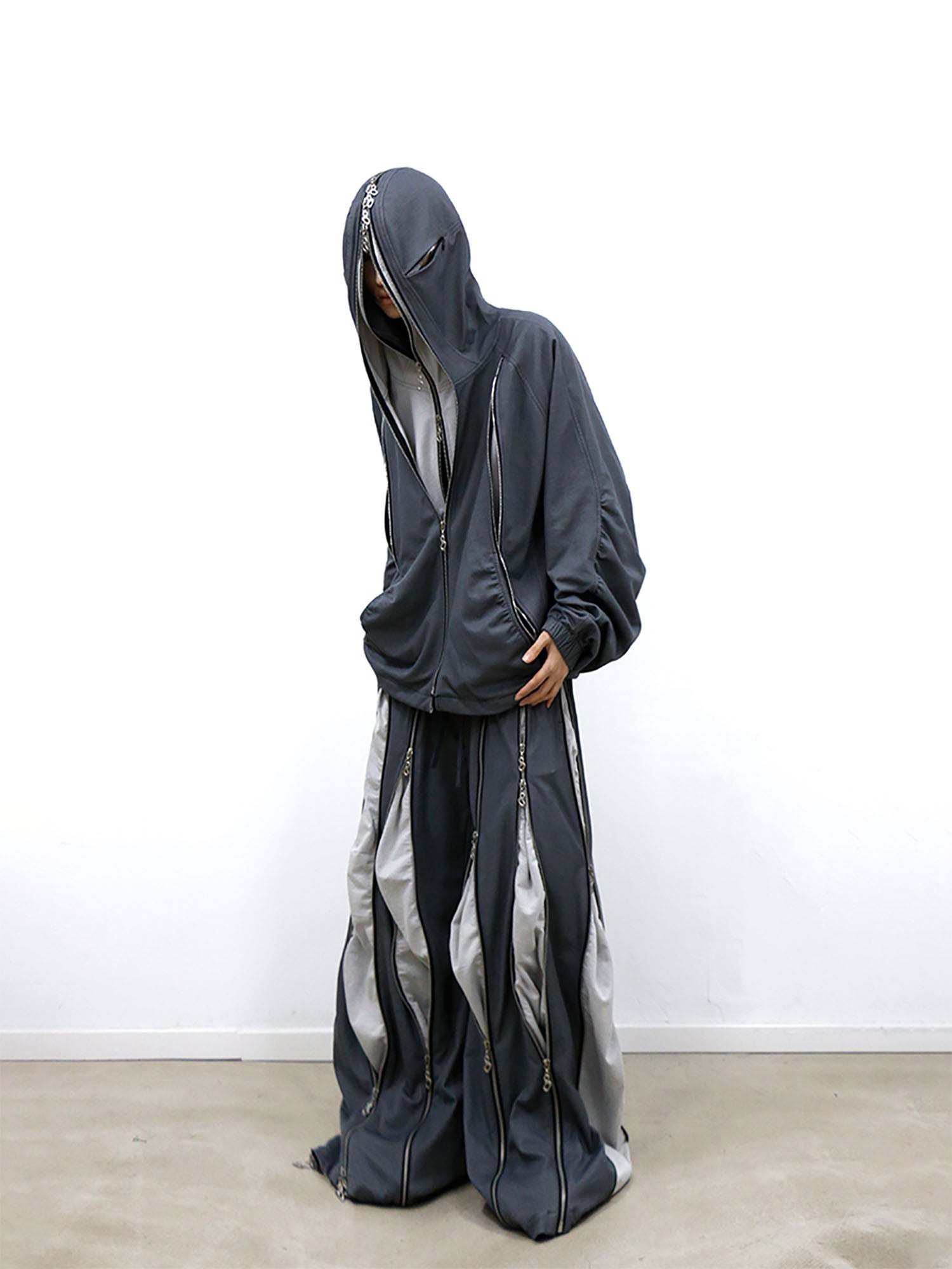 RELABEL Layered Multi-Zip Mask Hood Jacket Gray