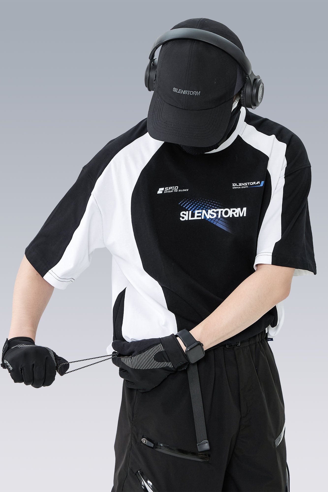 SILENSTORM Contrast Panelled Moisture-Wicking Graphic T-Shirt, premium urban and streetwear designers apparel on PROJECTISR.com, SILENSTORM