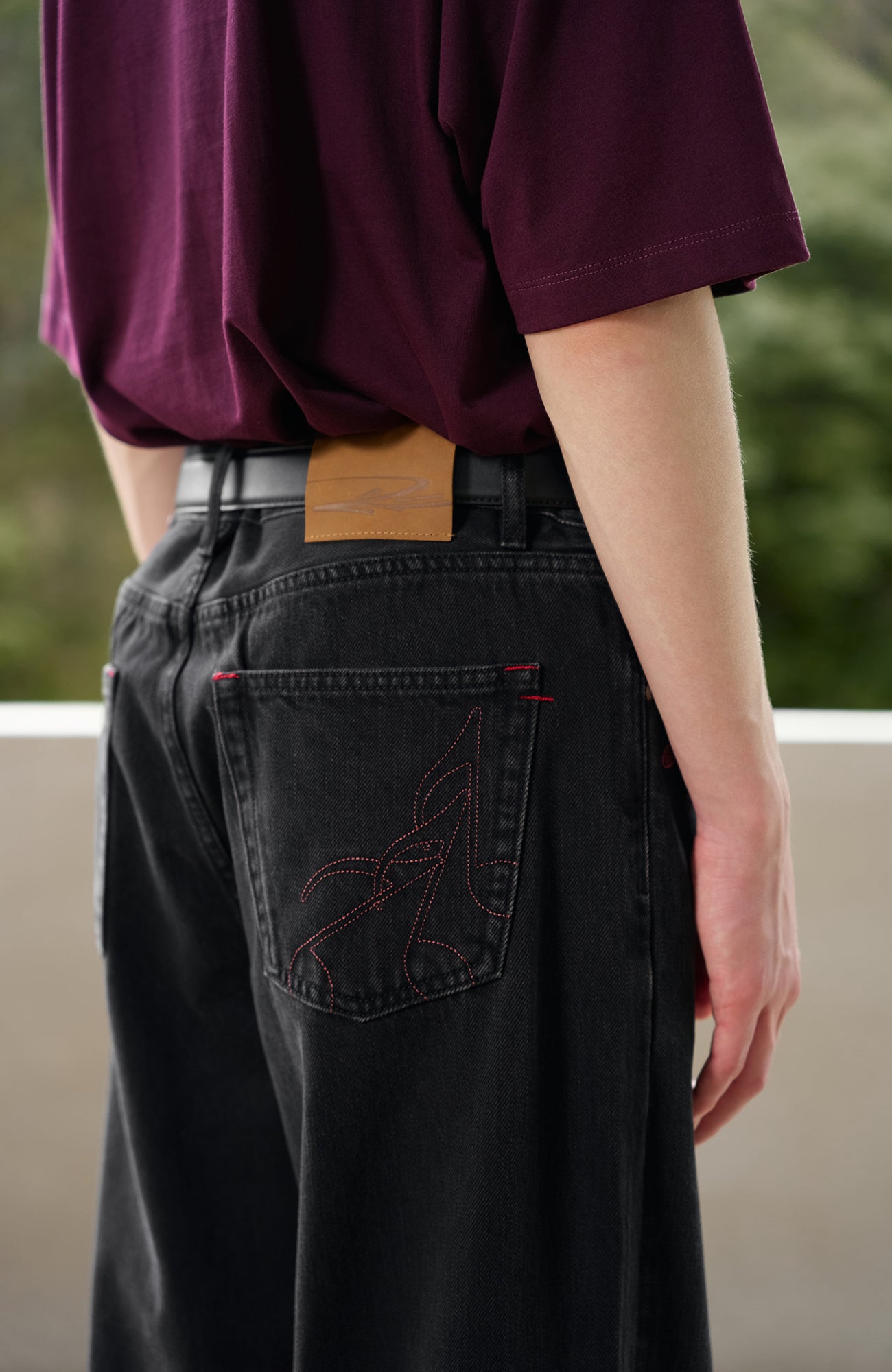 MOITIEDEPETALE Music Note Embroidered Straight-Leg Jeans