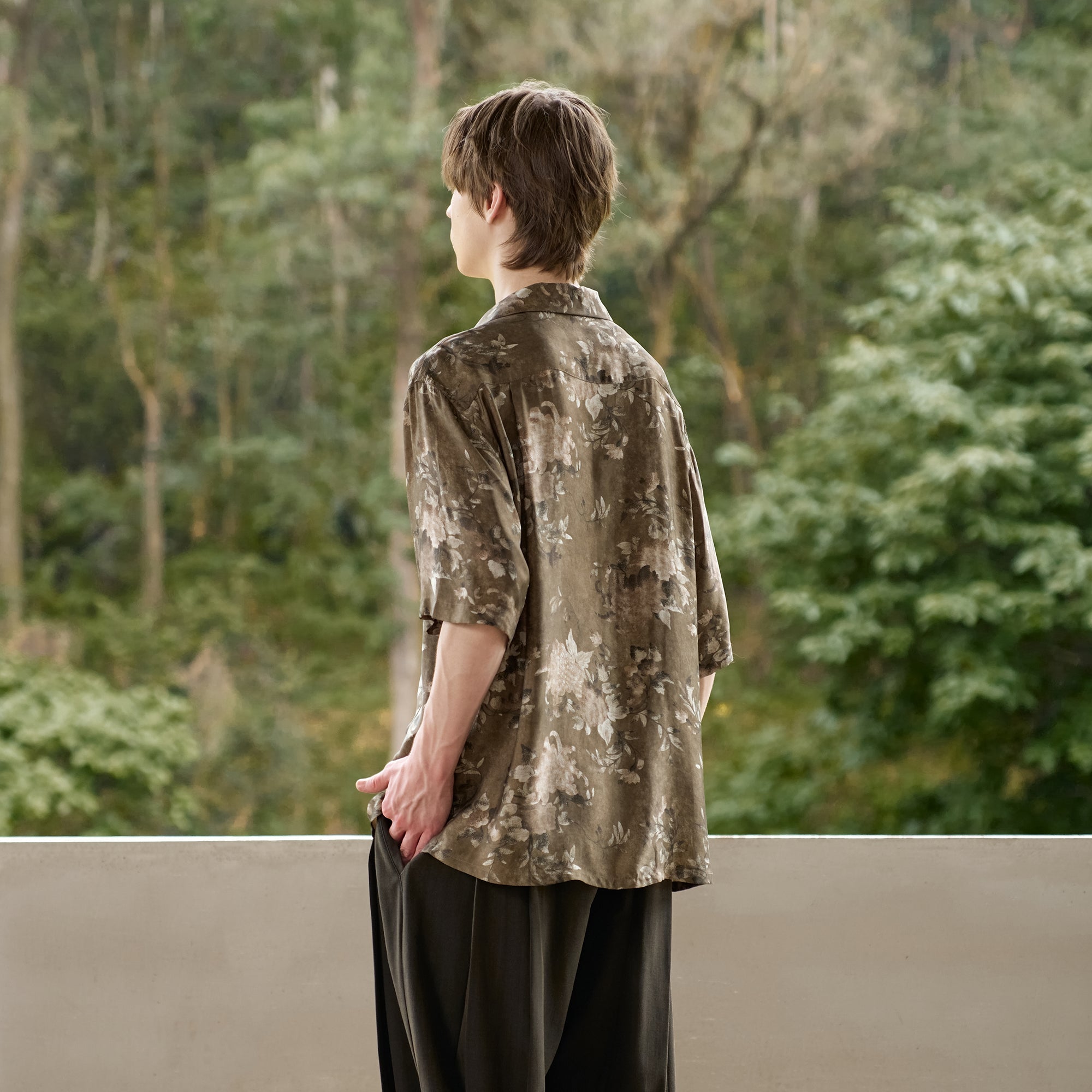 MOITIEDEPETALE Retro Vine Cupro-Blend Half Shirt