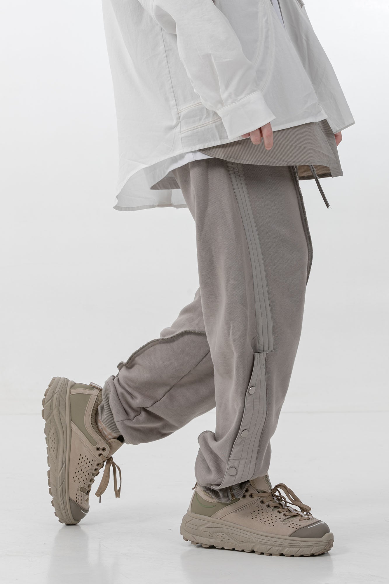 ERROR CODE ROBT Pleats Snap-Zip Side Sweatpants