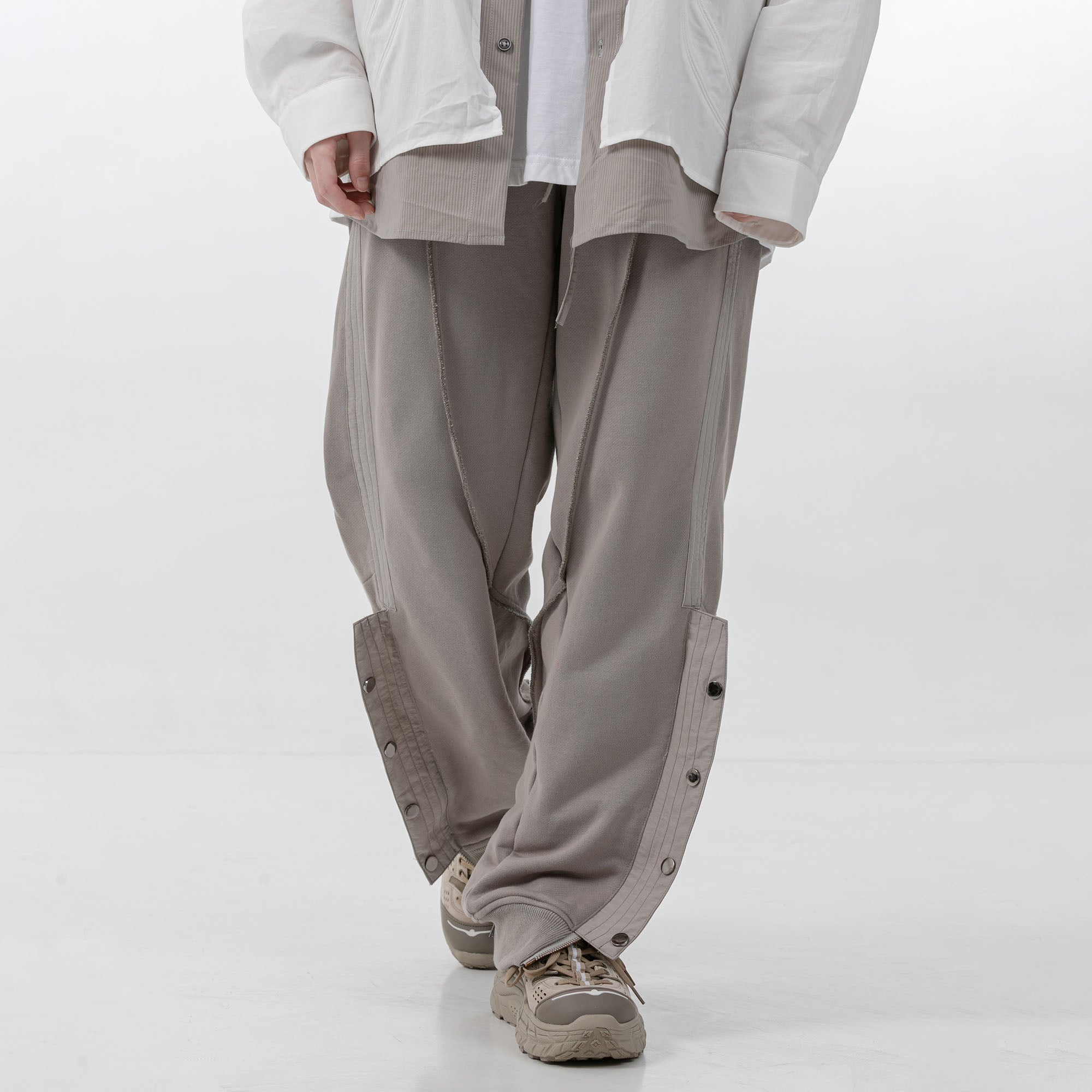 ERROR CODE ROBT Pleats Snap-Zip Side Sweatpants