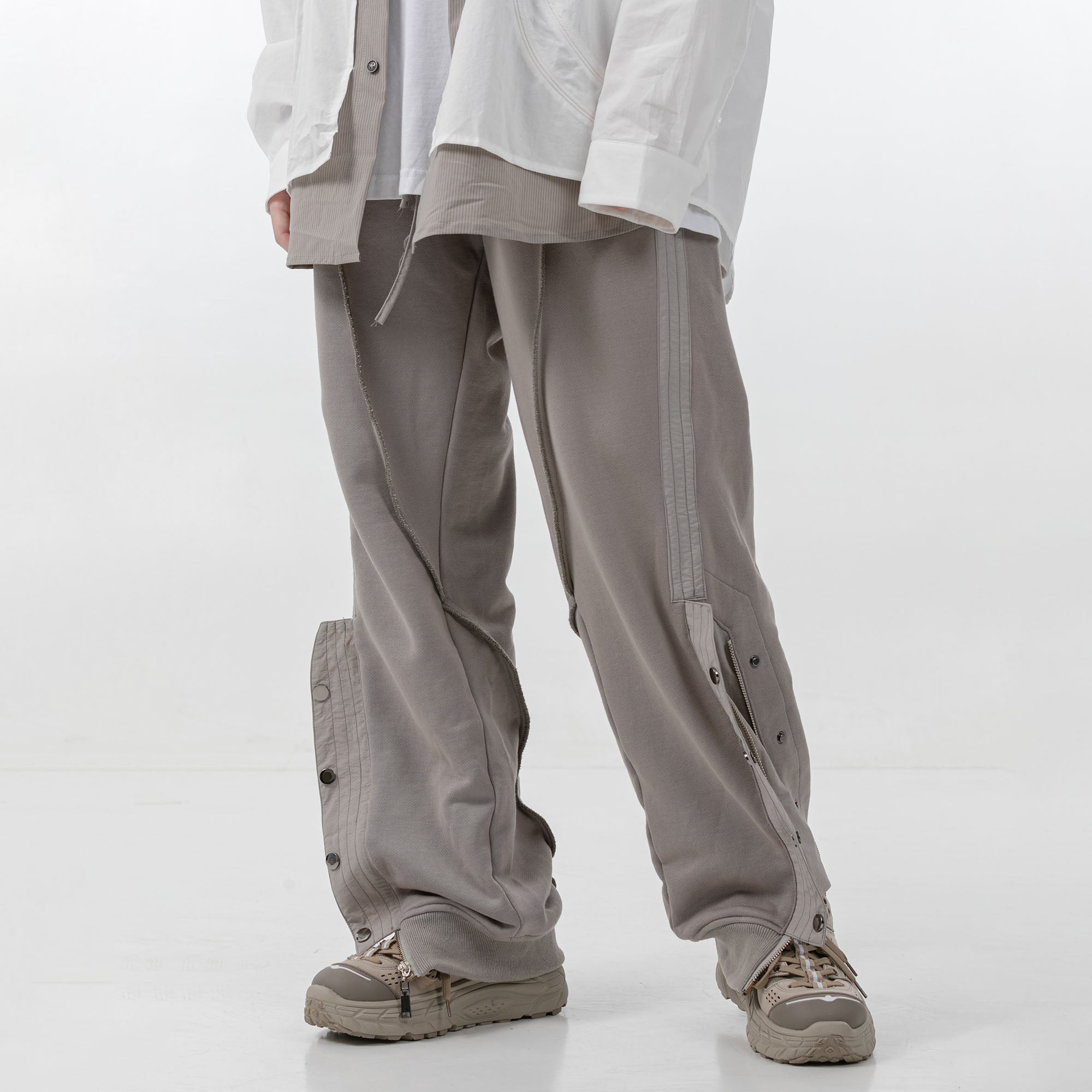 ERROR CODE ROBT Pleats Snap-Zip Side Sweatpants