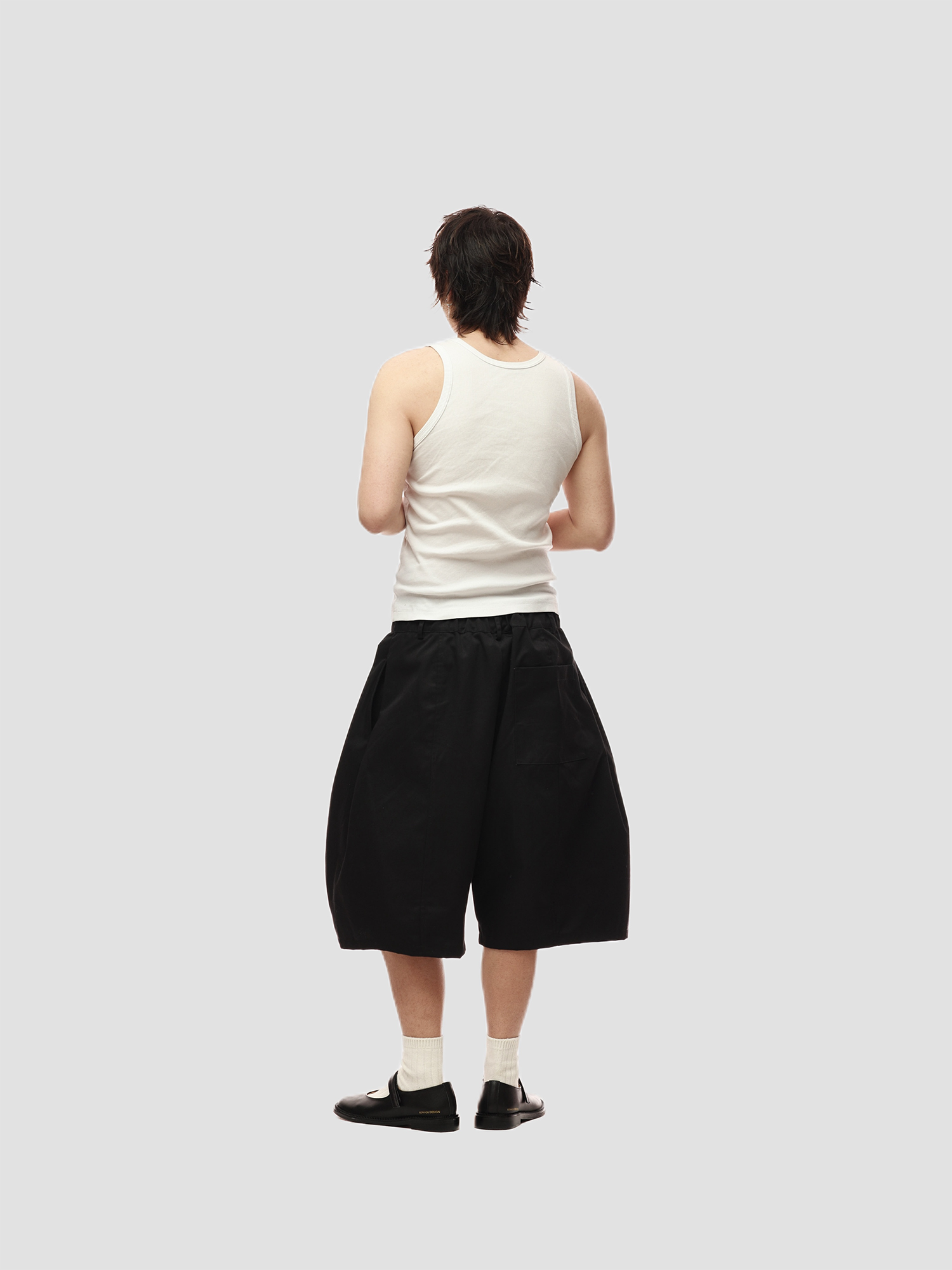 6CRAYON Retro Double-Pleat Wide-Leg Shorts Black