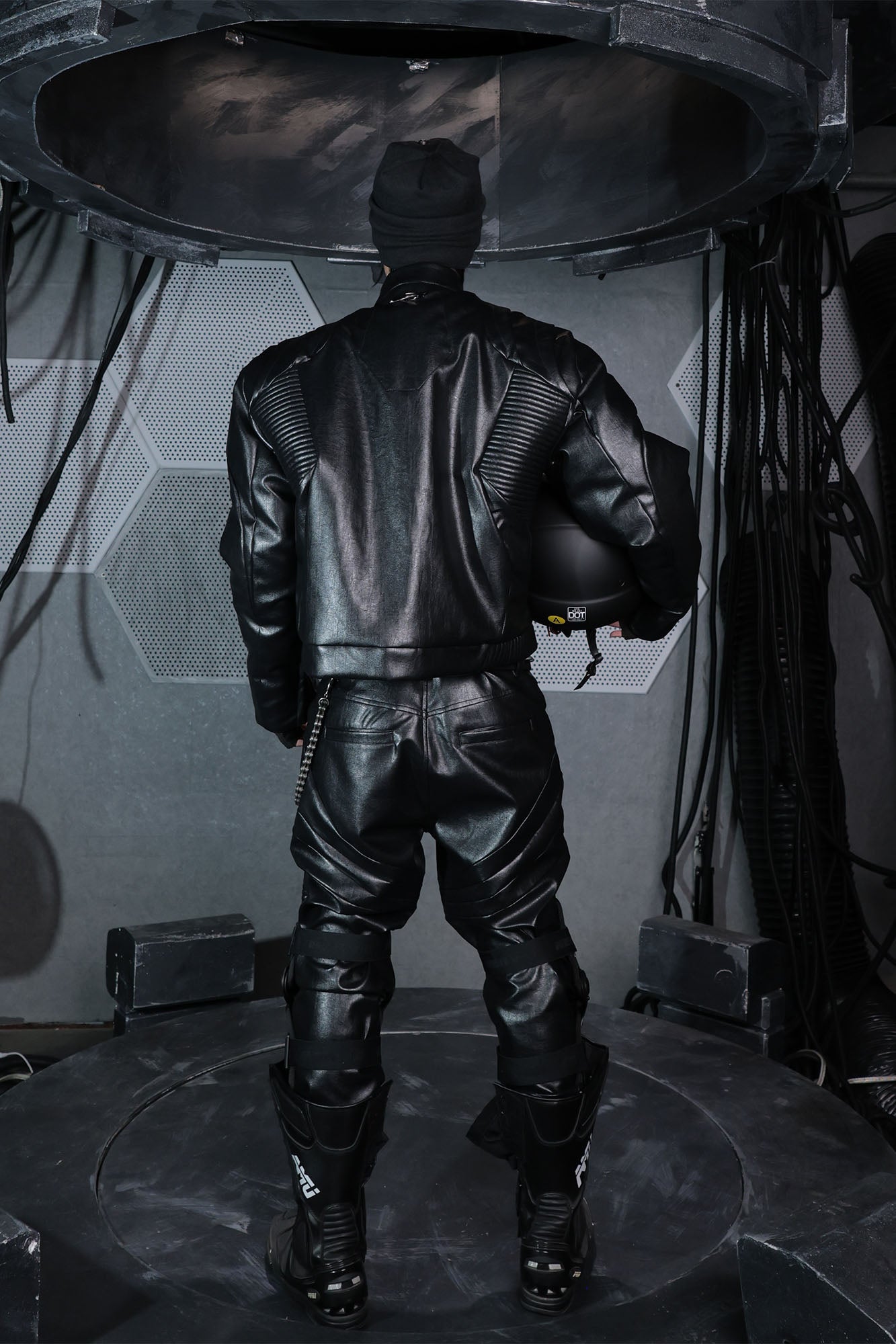 SSIN7 Cross Rivet Beanie