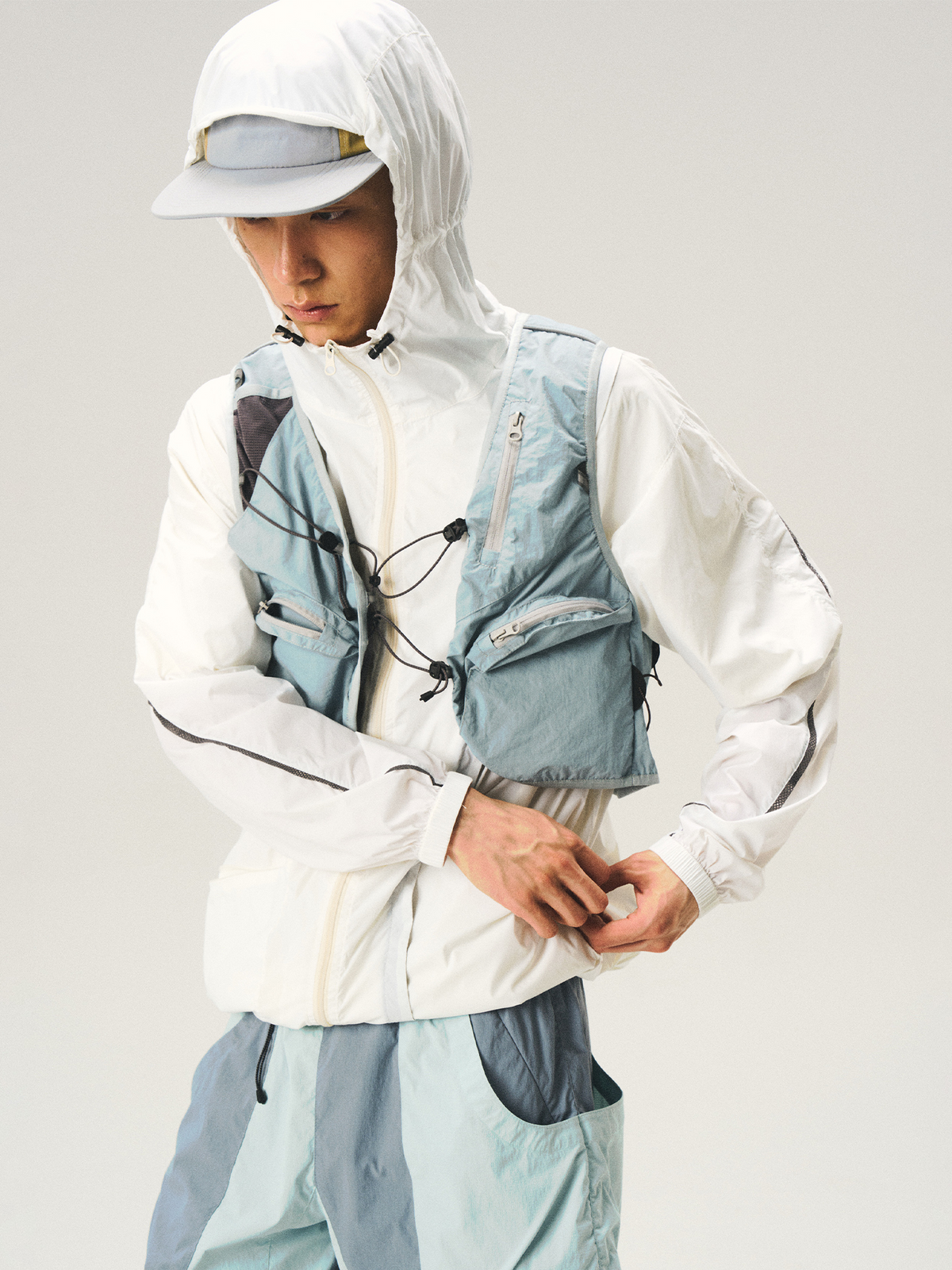 HALCYON Splash-Proof Multi-Pocket Vest