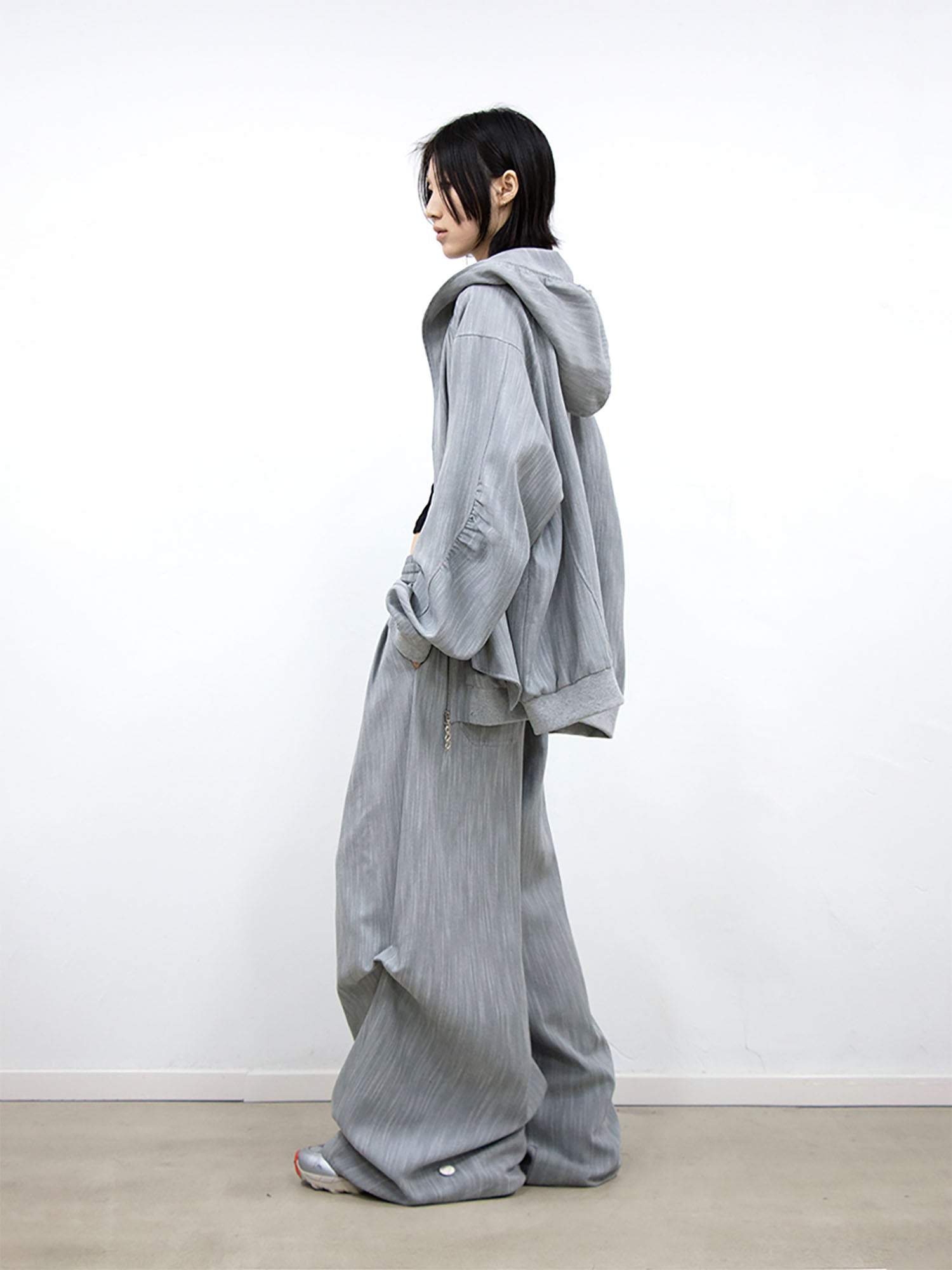 RELABEL Crinkled Drawstring Oversized Pants Gray