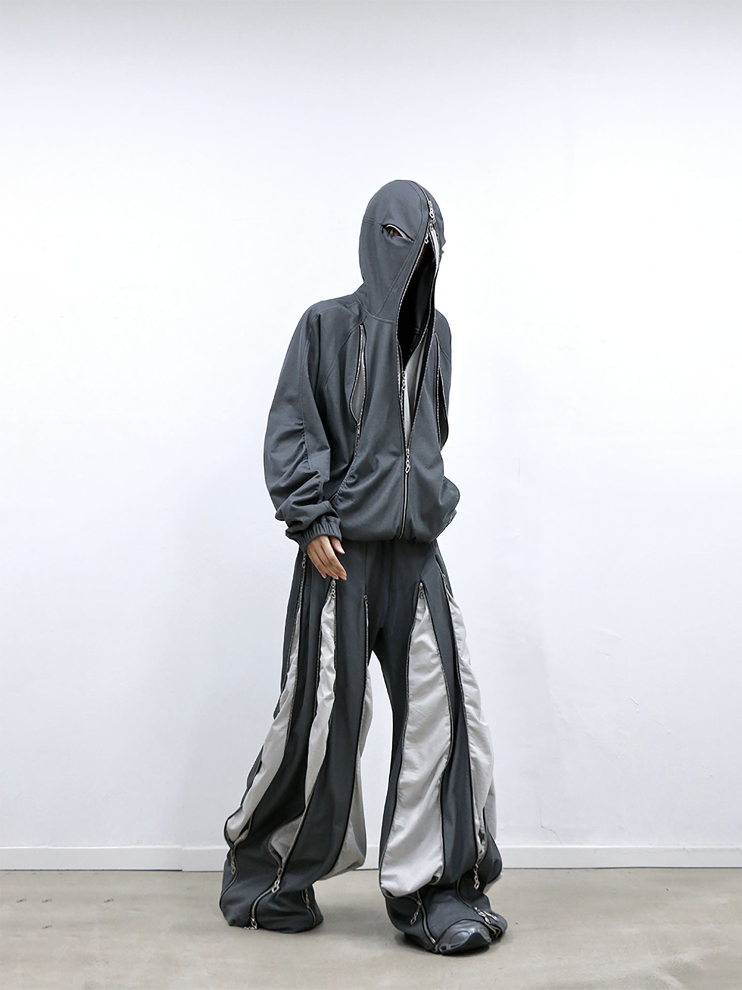 RELABEL Layered Multi-Zip Drawstring Sweatpants Gray