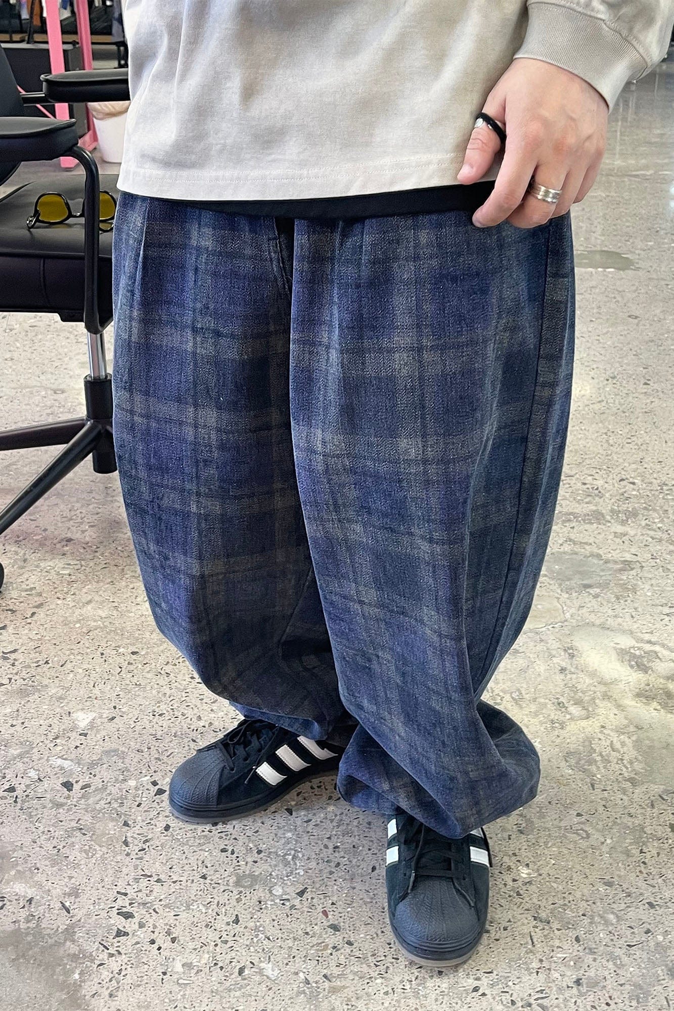 ME DA IGUAL Plaid Tapered Pants, premium urban and streetwear designers apparel on PROJECTISR.com, ME DA IGUAL