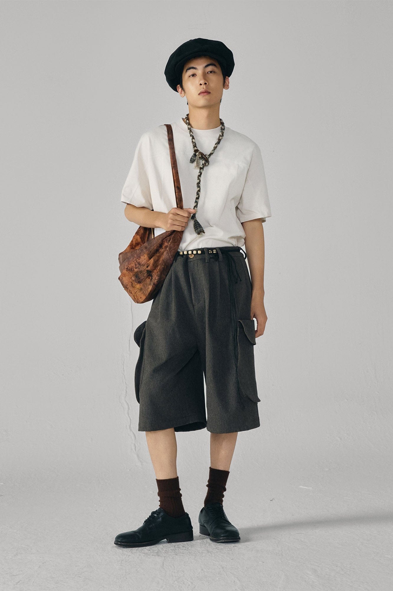 GONGHE REPUB Retro Pleated Multi-Pocket Shorts, premium urban and streetwear designers apparel on PROJECTISR.com, GONGHE REPUB