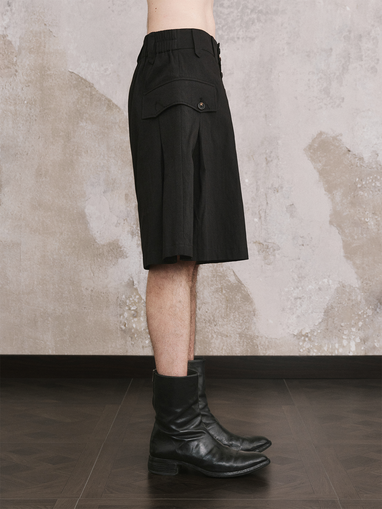 ILNya Nieternite Nifutur Pleated Button-Fly Cotton Shorts