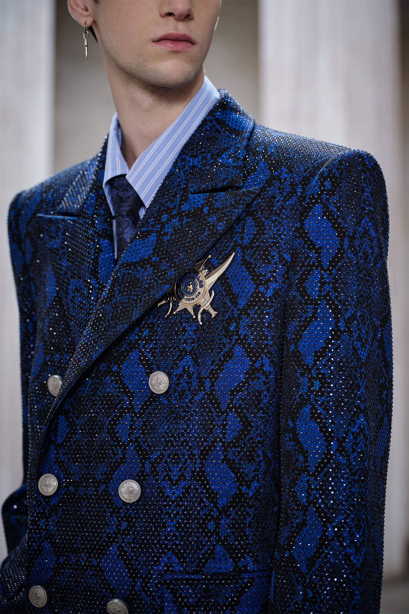 FACEONLAB Snake Diamond Double-Breasted Blazer