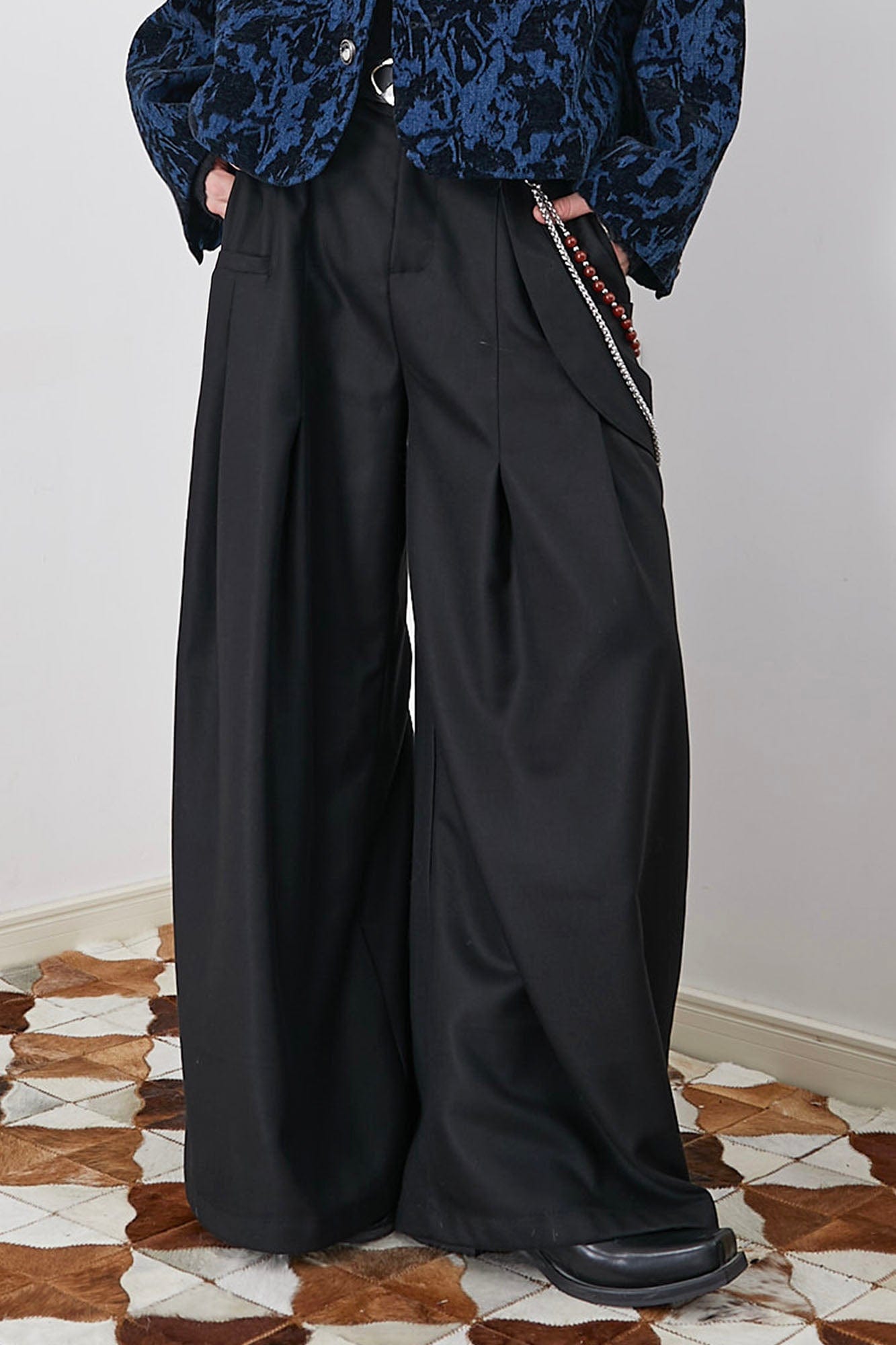 ASSEEN Asymmetrical Tab Pleated Wide-Leg Pants Black, premium urban and streetwear designers apparel on PROJECTISR.com, ASSEEN
