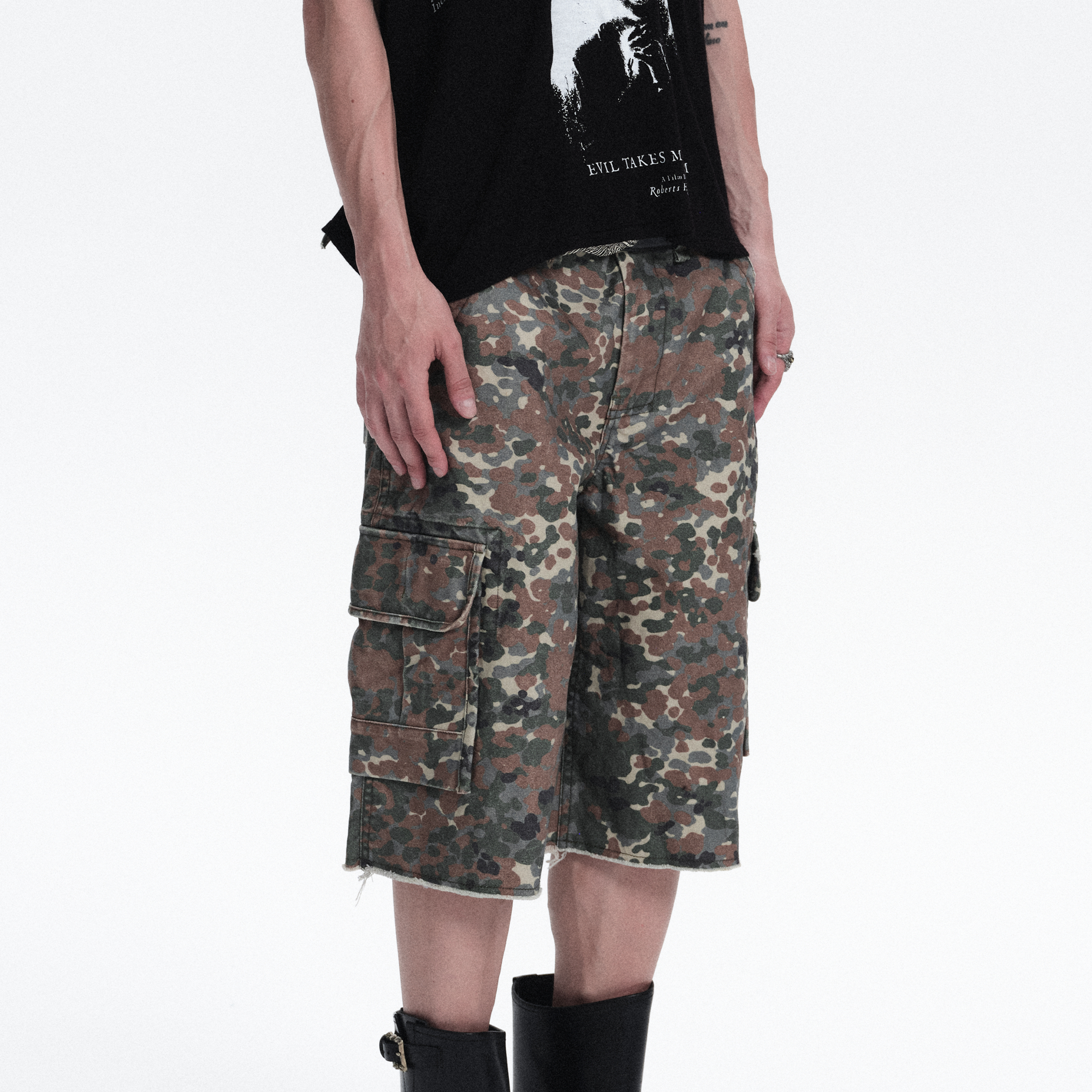 RICHILL Washed Camo Cargo Shorts