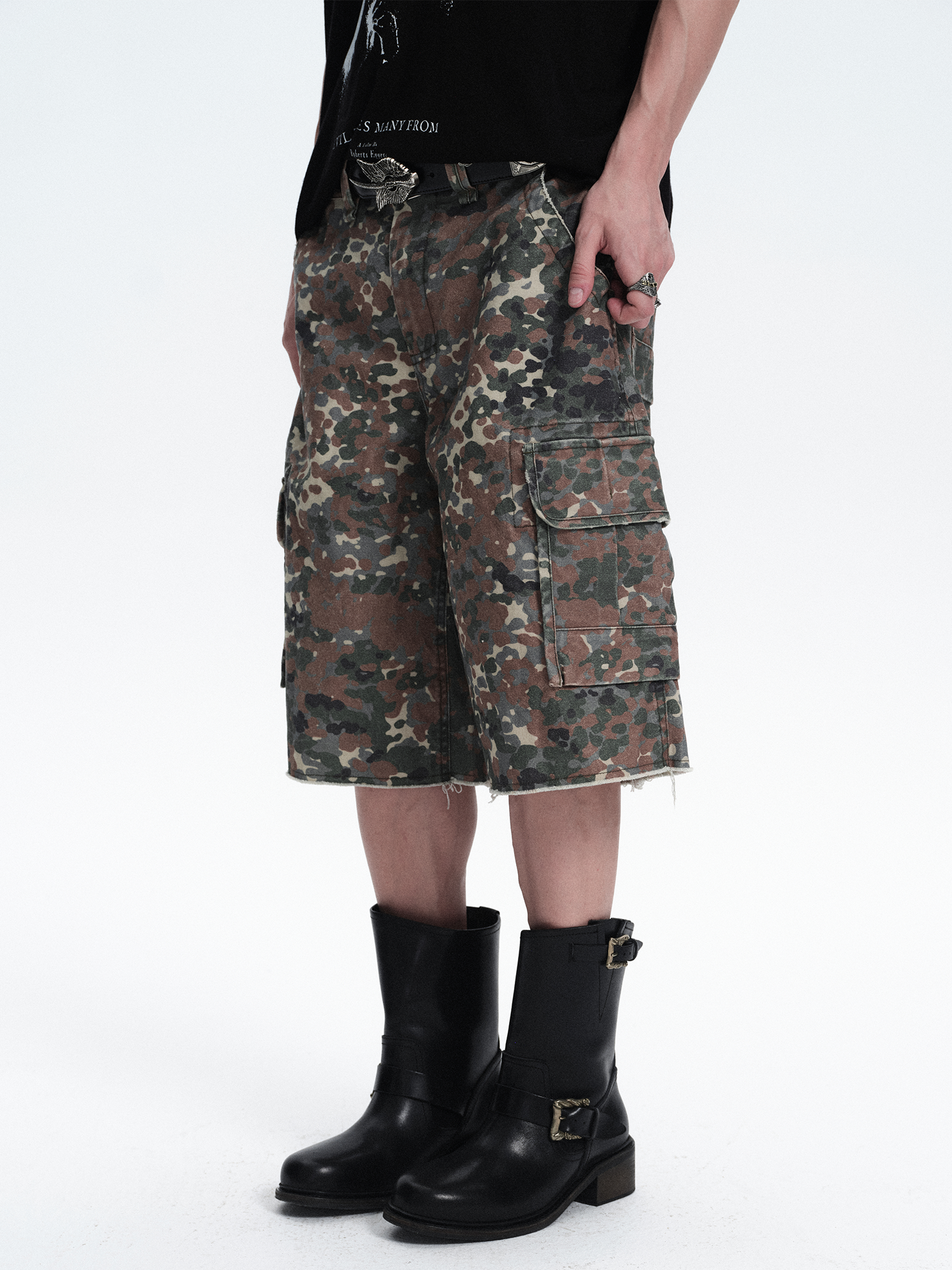 RICHILL Washed Camo Cargo Shorts