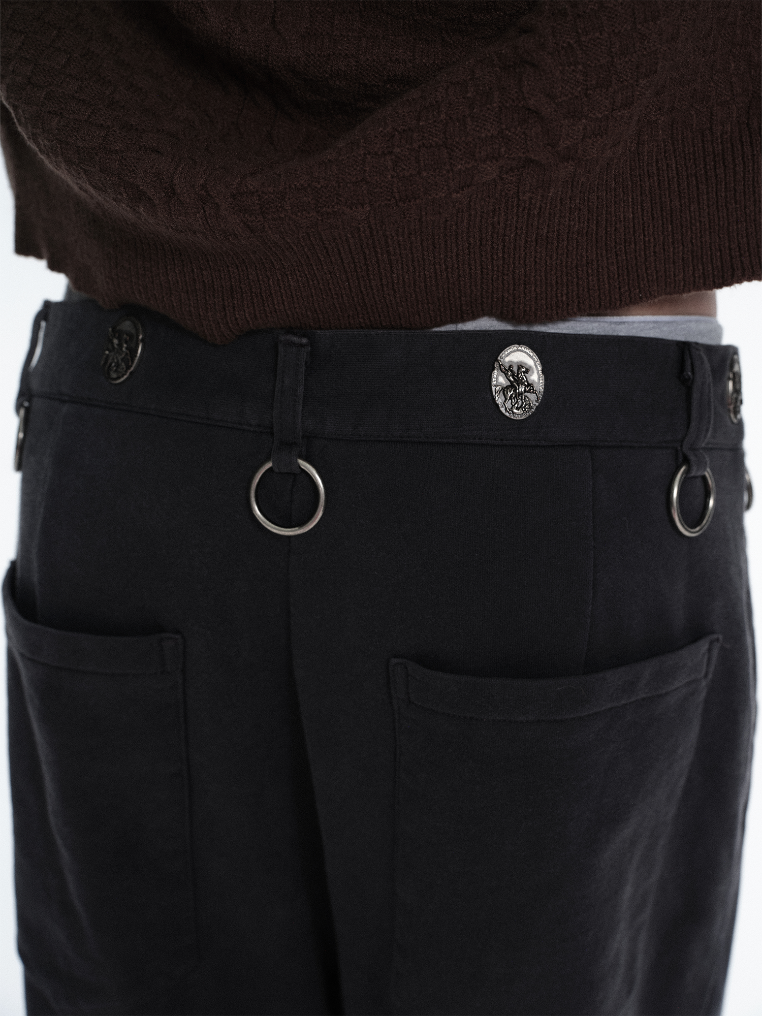 RICHILL Ring Detail Coin Button Distressed Pants