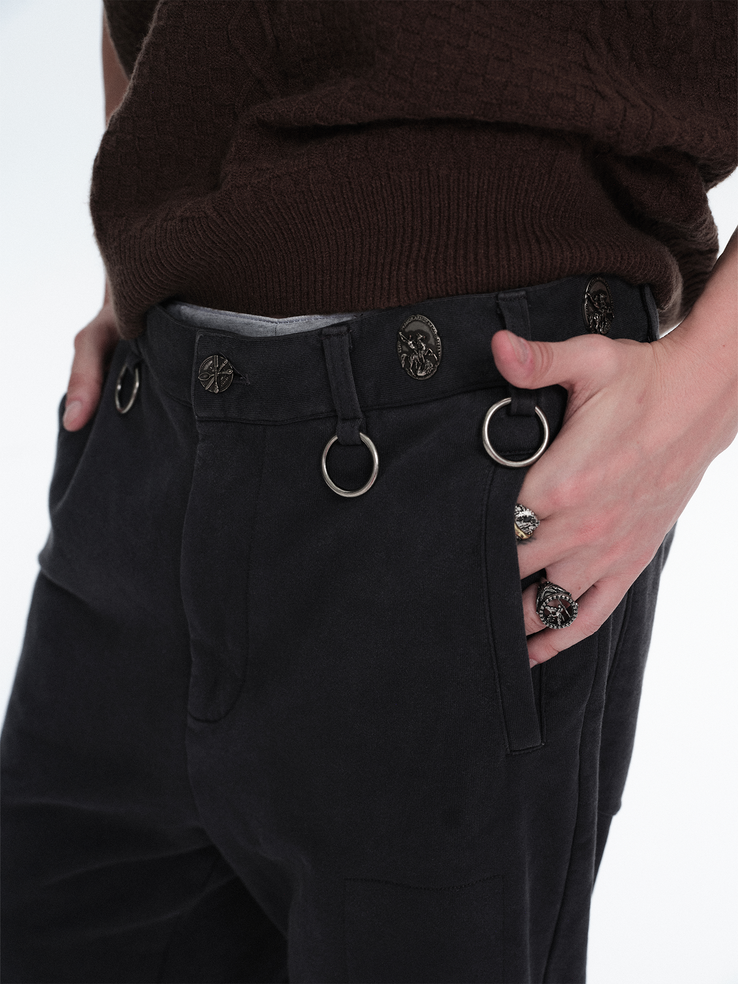 RICHILL Ring Detail Coin Button Distressed Pants