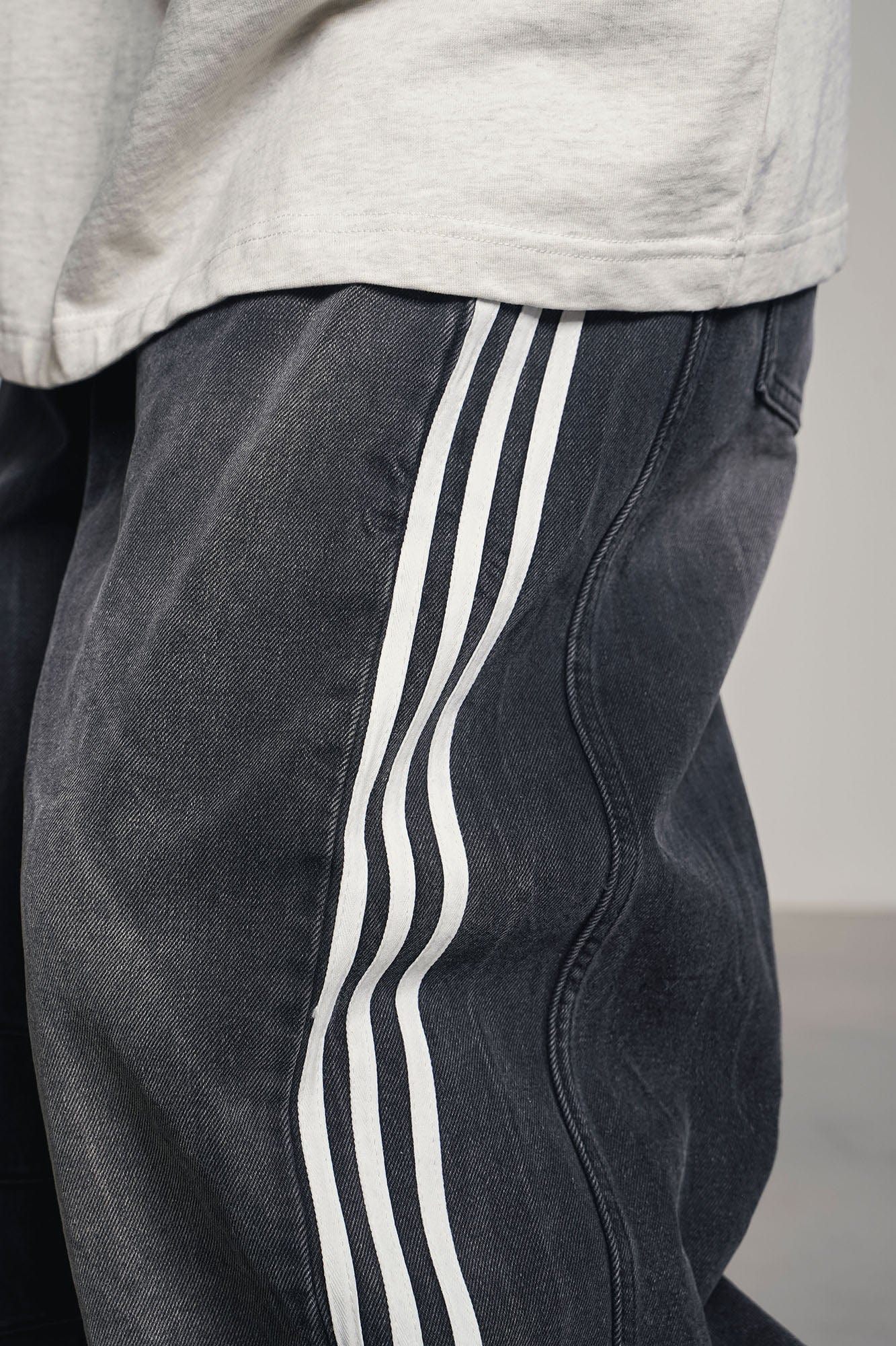 MAKEMORE Retro Washed Stripe Pleated Knees Jeans, premium urban and streetwear designers apparel on PROJECTISR.com, MAKEMORE