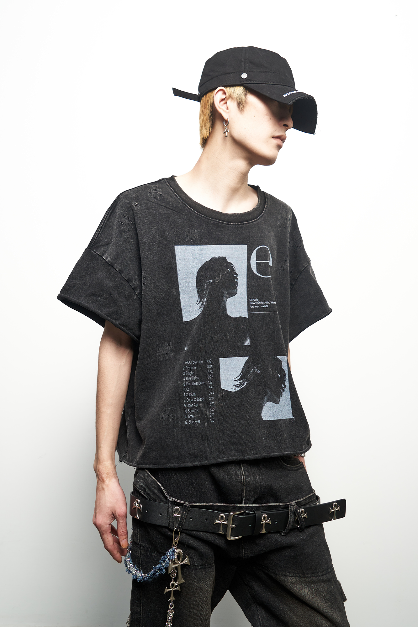 ANTI WAR REVIVAL Retro Portrait Graphic Rolled-Hem Tee