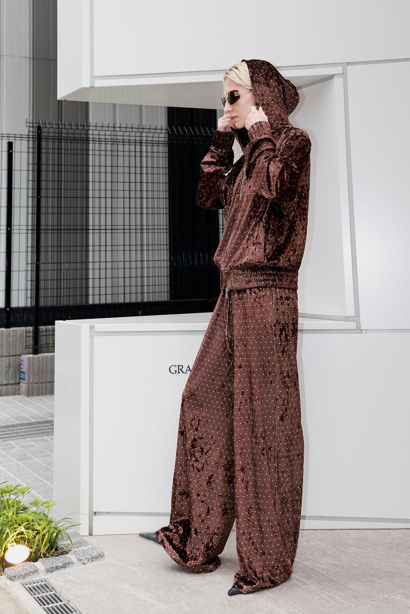 SOURPLUM Retro Polka-Dot Velvet Hooded Jacket